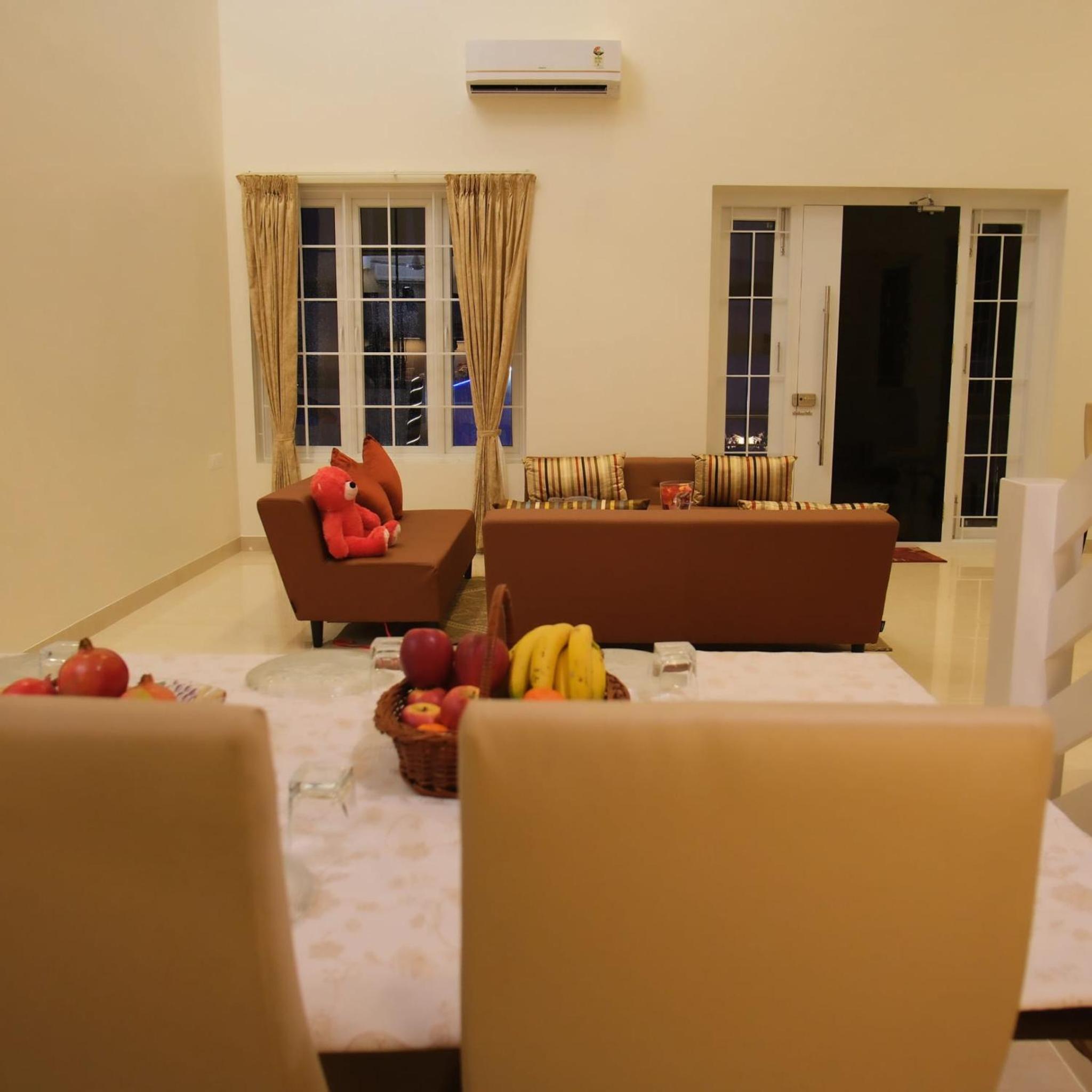 Ecr London Villa