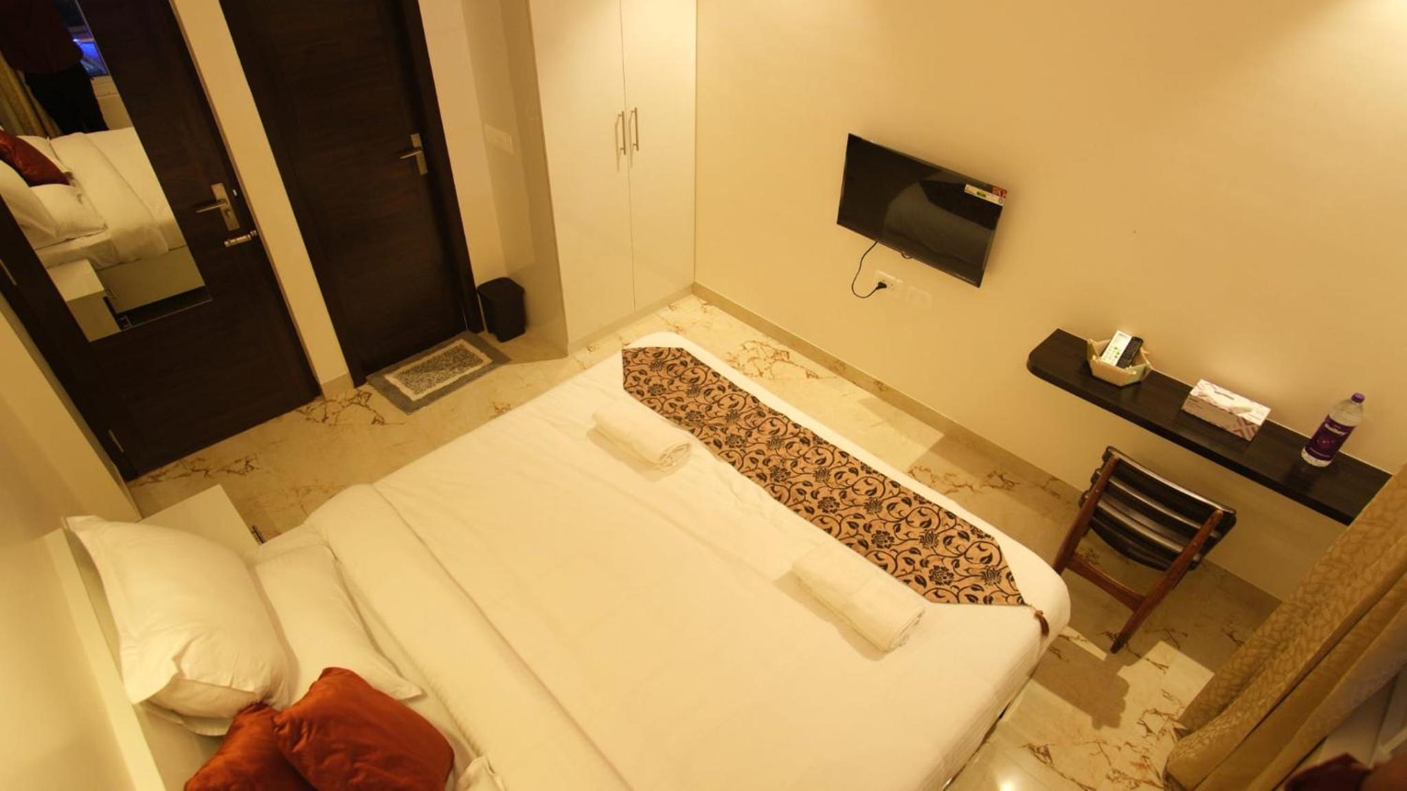 Ecr London Villa