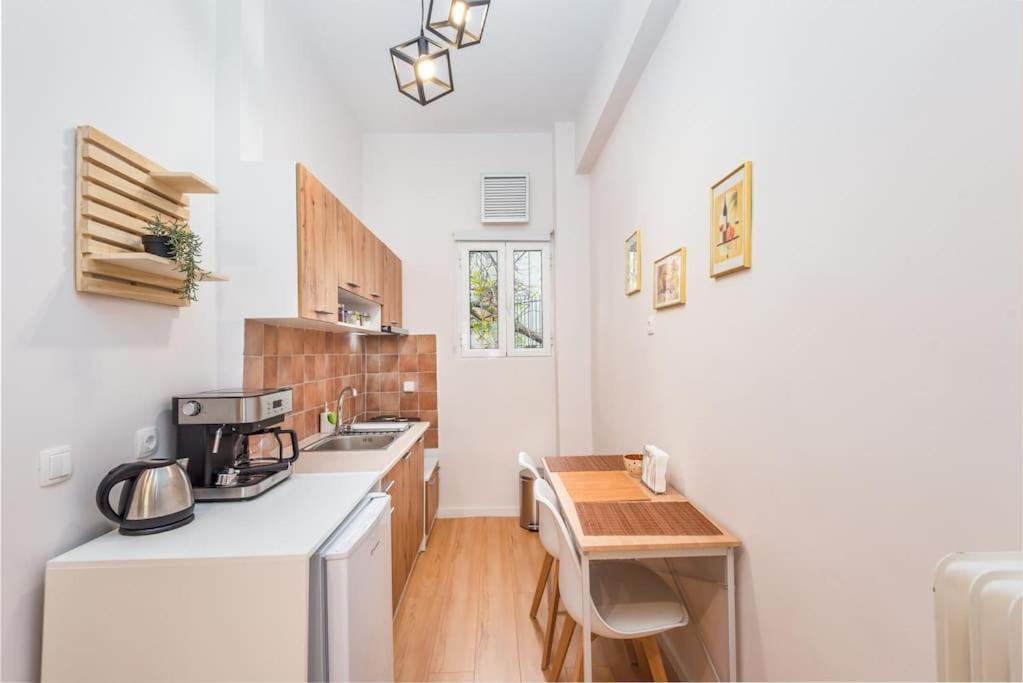 Beautiful central apartment next to the Metro