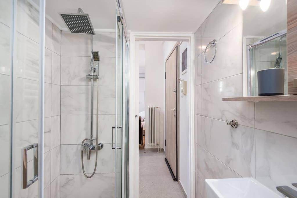 Beautiful central apartment next to the Metro