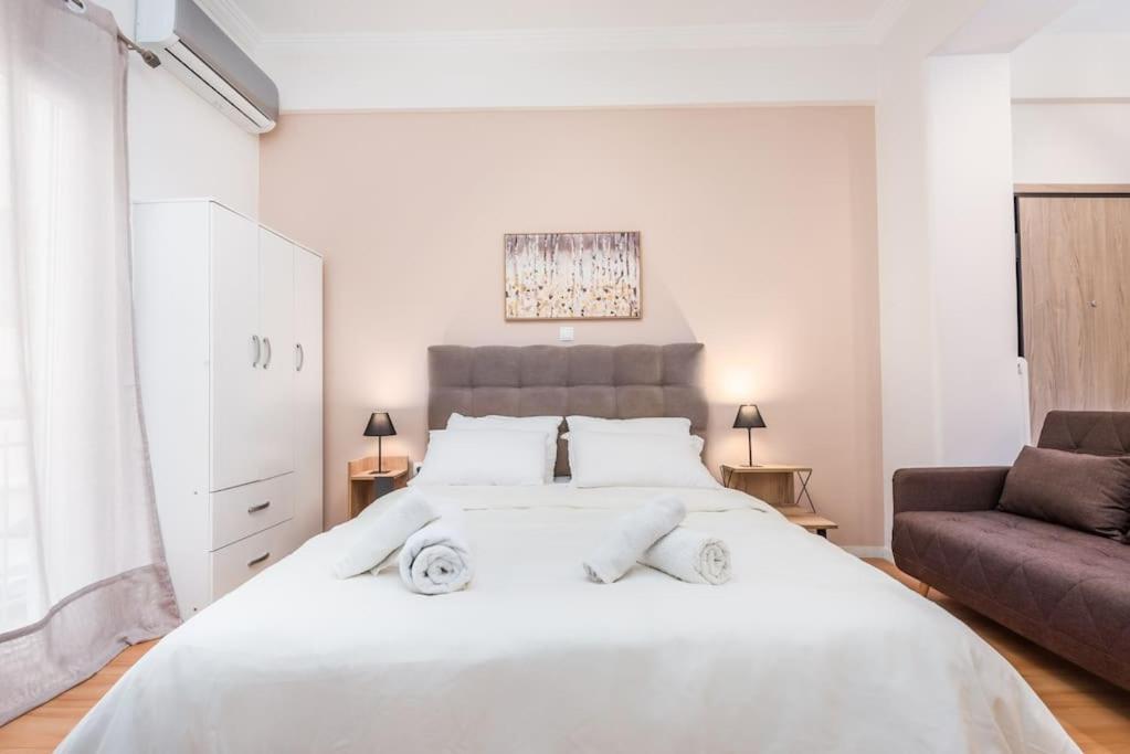 Beautiful central apartment next to the Metro