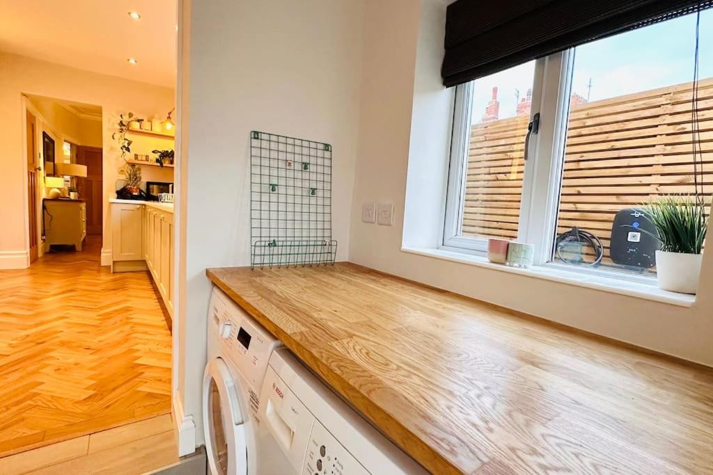 Windsor Coastal Retreat Whitley Bay Sleeps 9