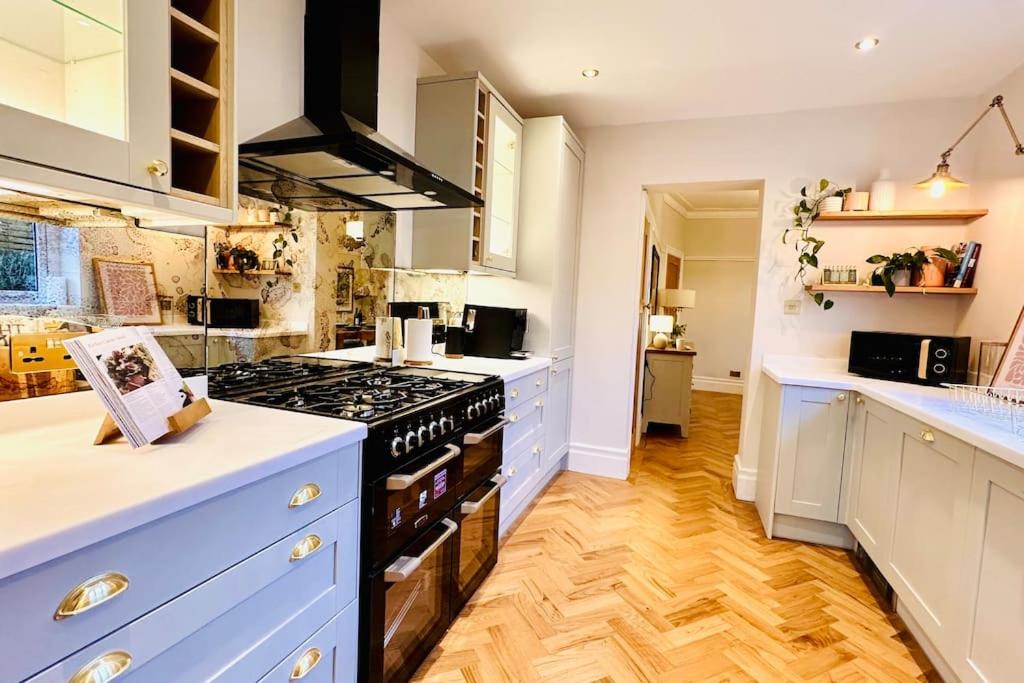 Windsor Coastal Retreat Whitley Bay Sleeps 9