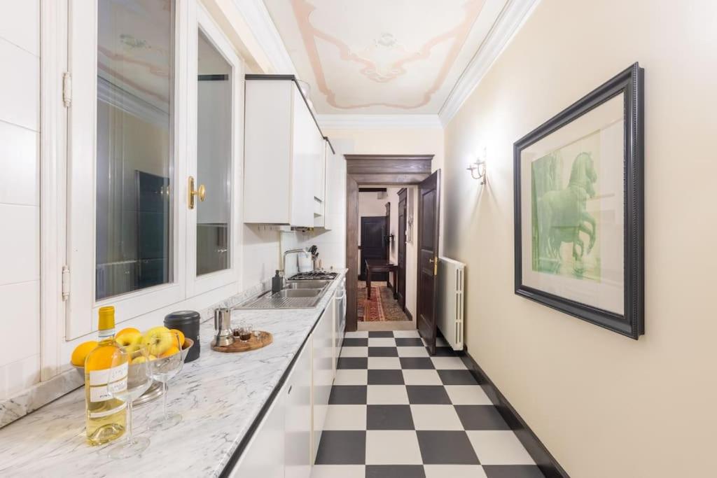 Canal View Luxury Heritage Retreat 2 Bedroom