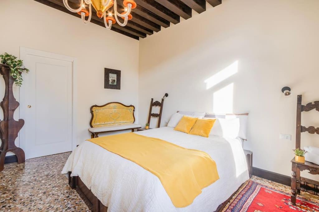 Canal View Luxury Heritage Retreat 2 Bedroom
