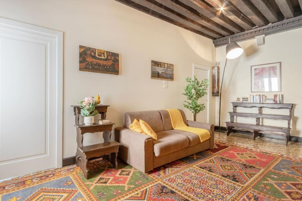 Canal View Luxury Heritage Retreat 2 Bedroom