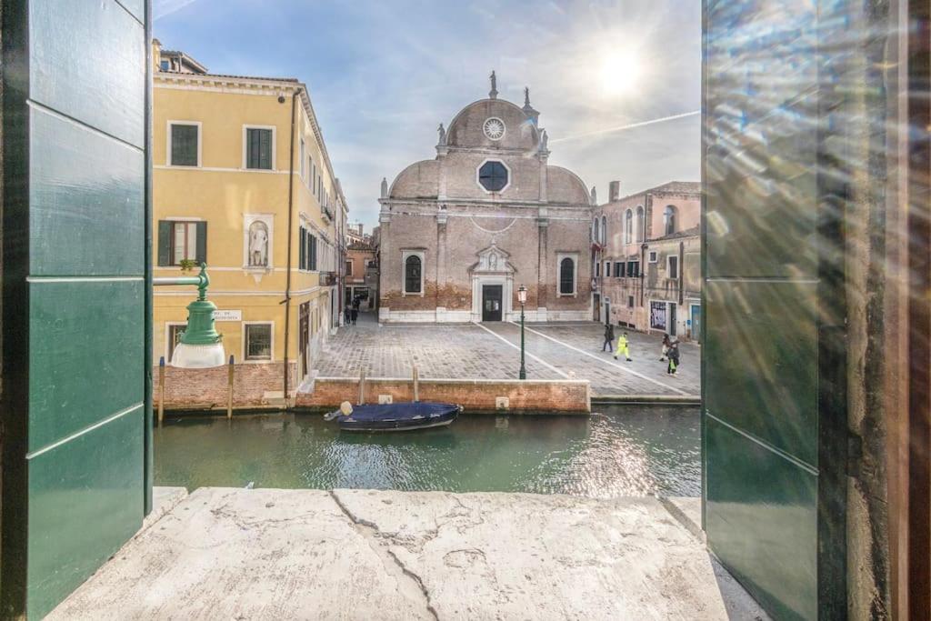 Canal View Luxury Heritage Retreat 2 Bedroom