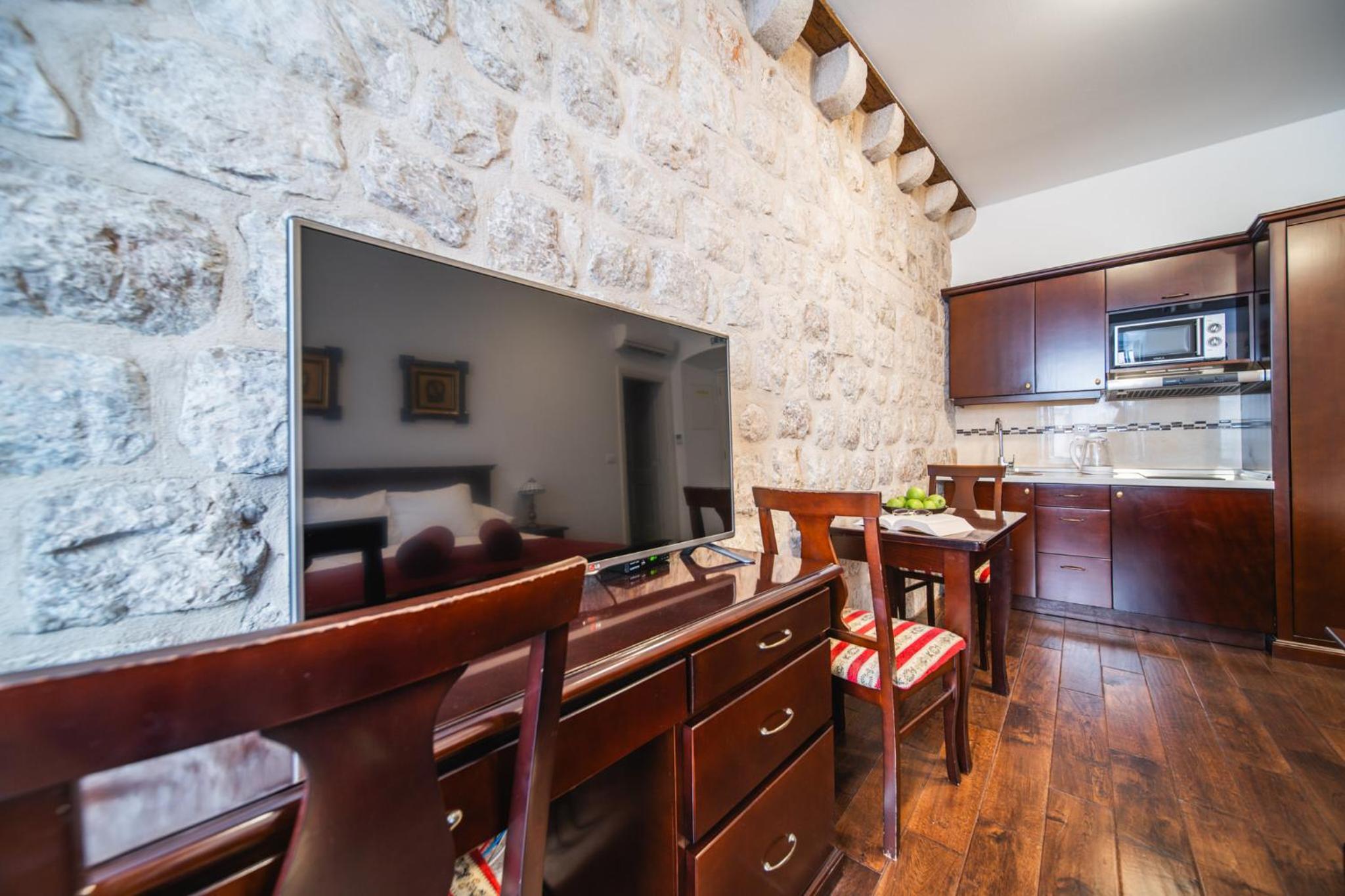 SUNce Palace Apartments with free offsite parking