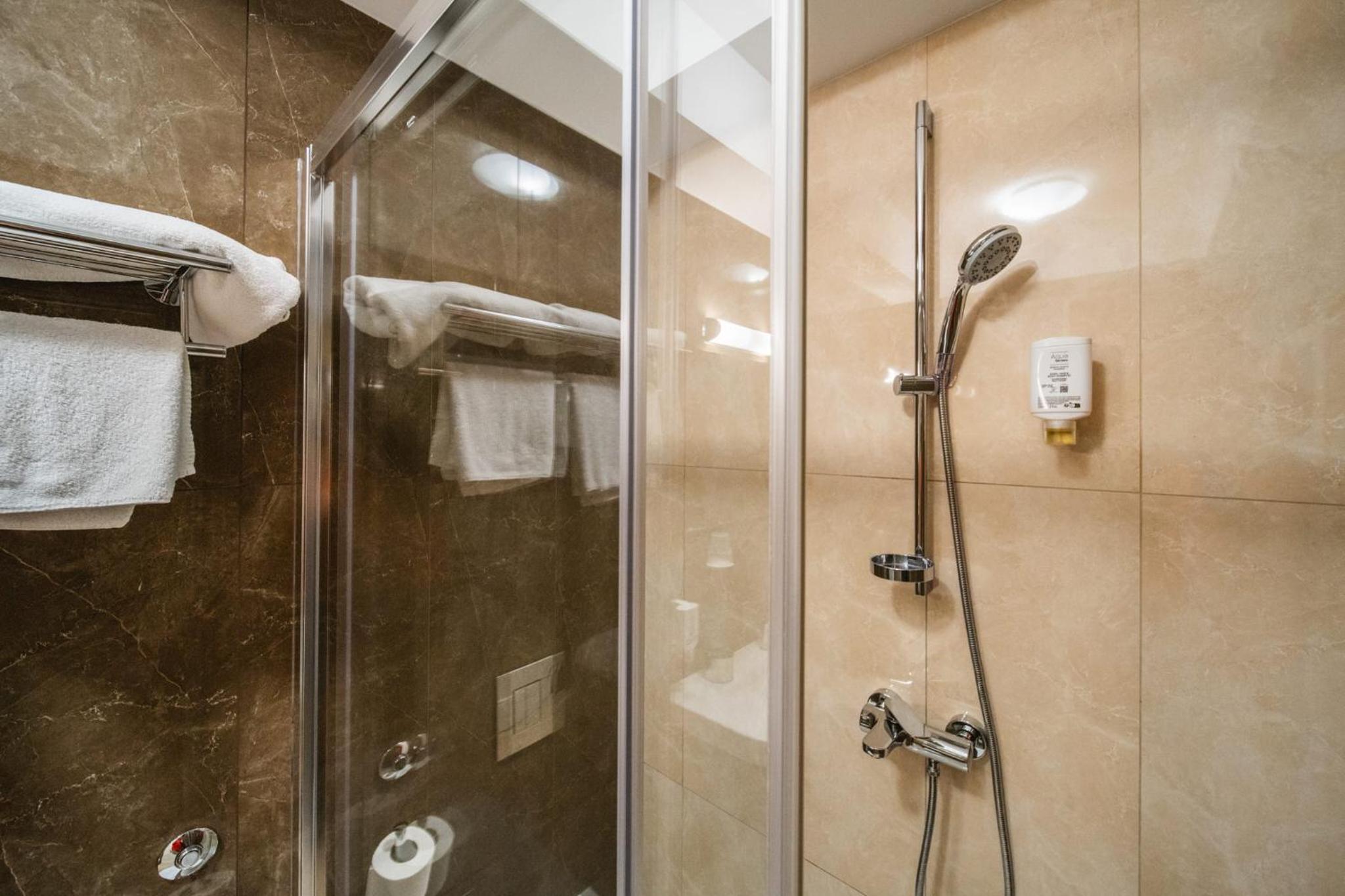 SUNce Palace Apartments with free offsite parking