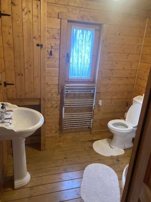 Cosy log cabin in Ballina view 2