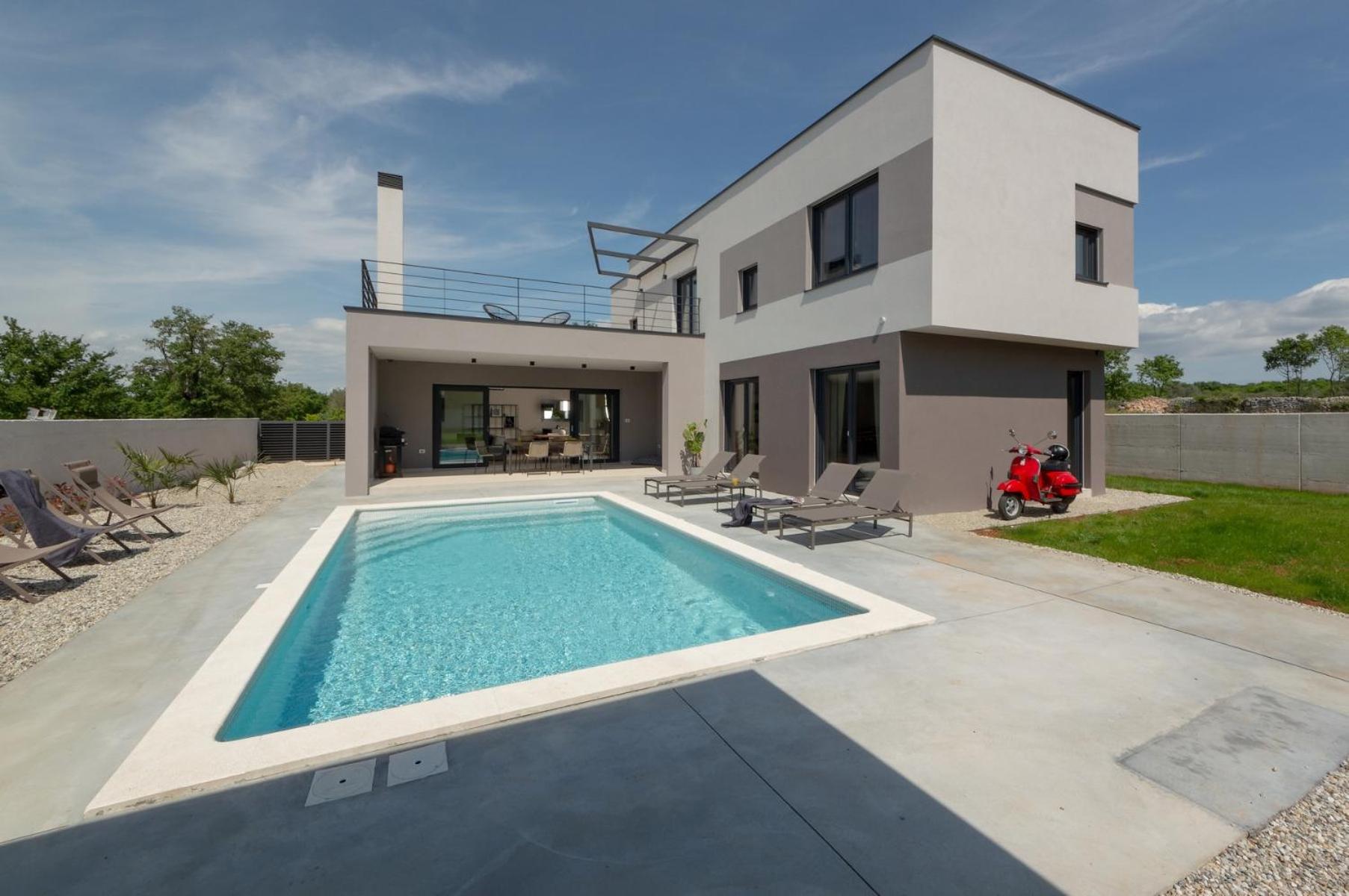 Villa Median for 10 people with sea view, kids playground & pet friendly - only 3 km from beach view 2