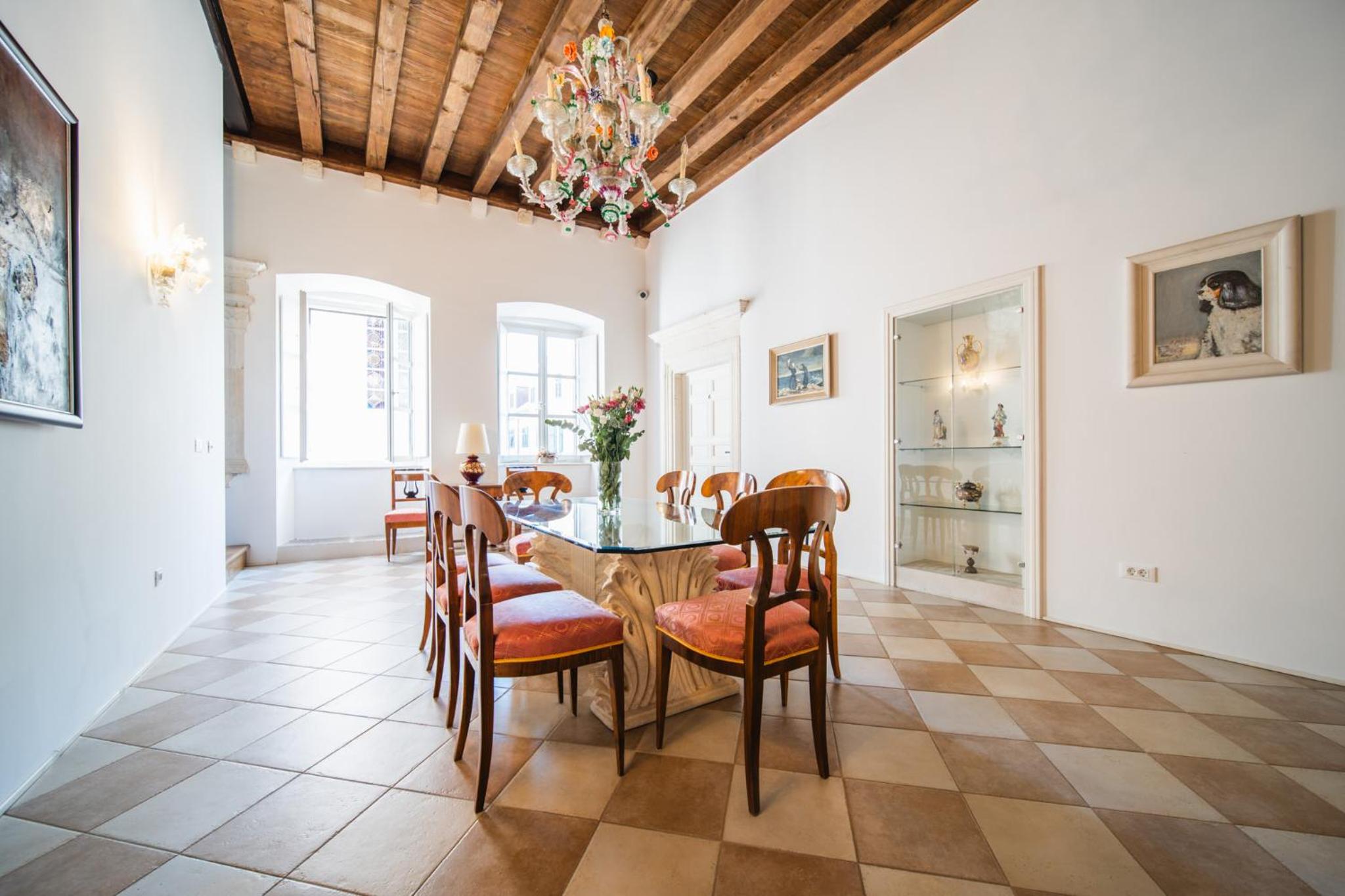 SUNce Palace Apartments with free offsite parking