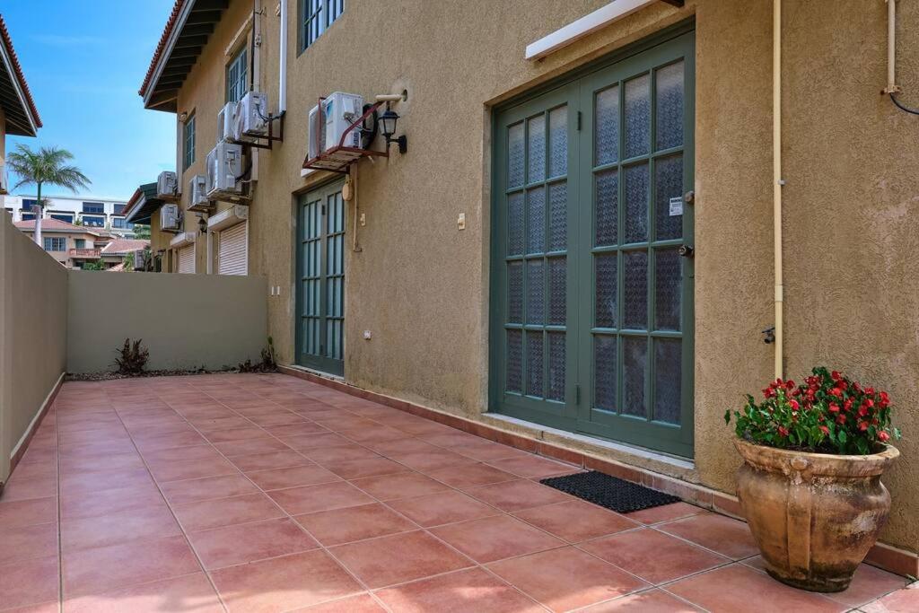 Palma Real 69 - Palm Beach 2 bedrooms Condo