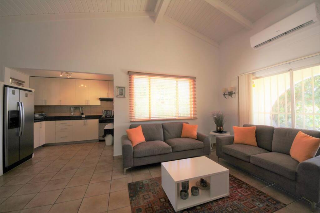 Paradera Paradise - your ultimate 5-bedroom getaway