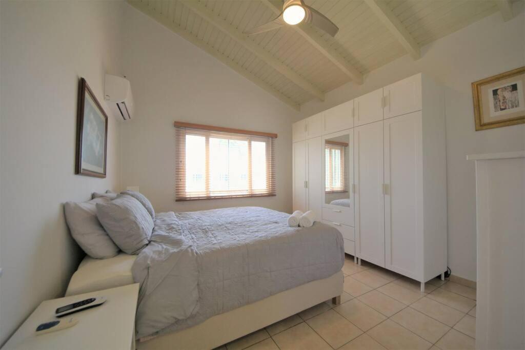 Paradera Paradise - your ultimate 5-bedroom getaway