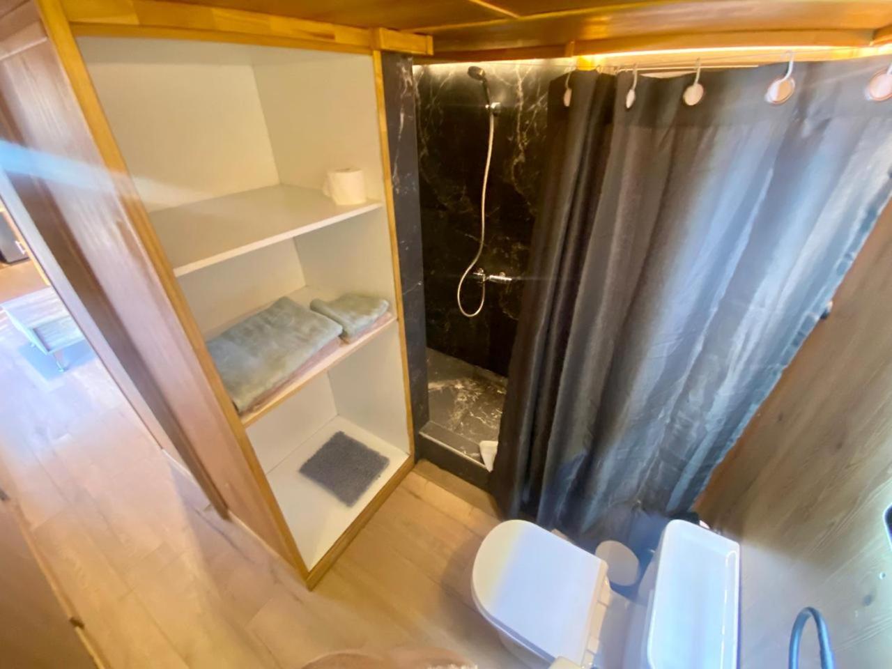 Stone Tiny Houses, relax en la tierra del Malbec