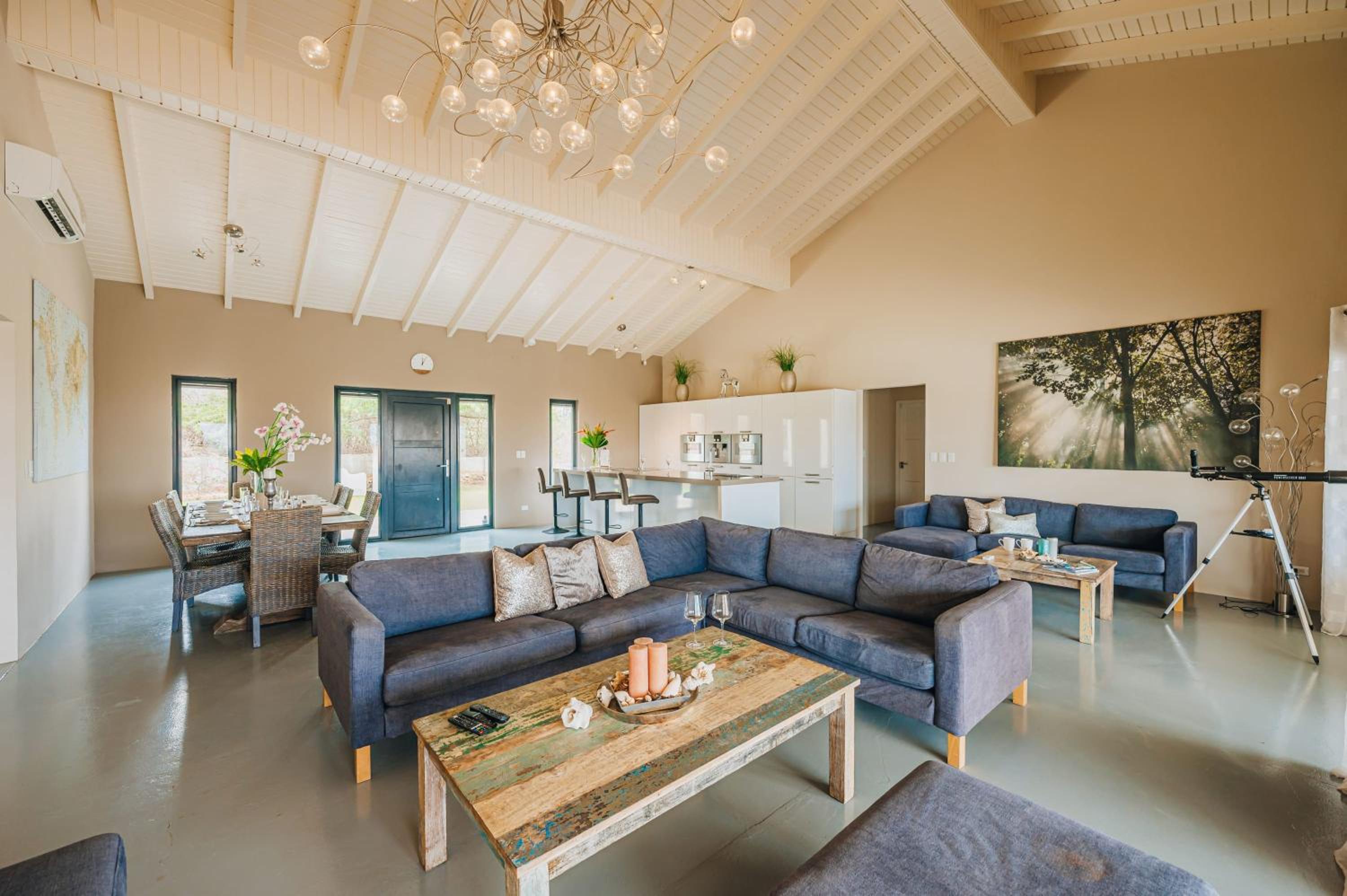 Sea Breeze Villa - Located within Tierra del Sol