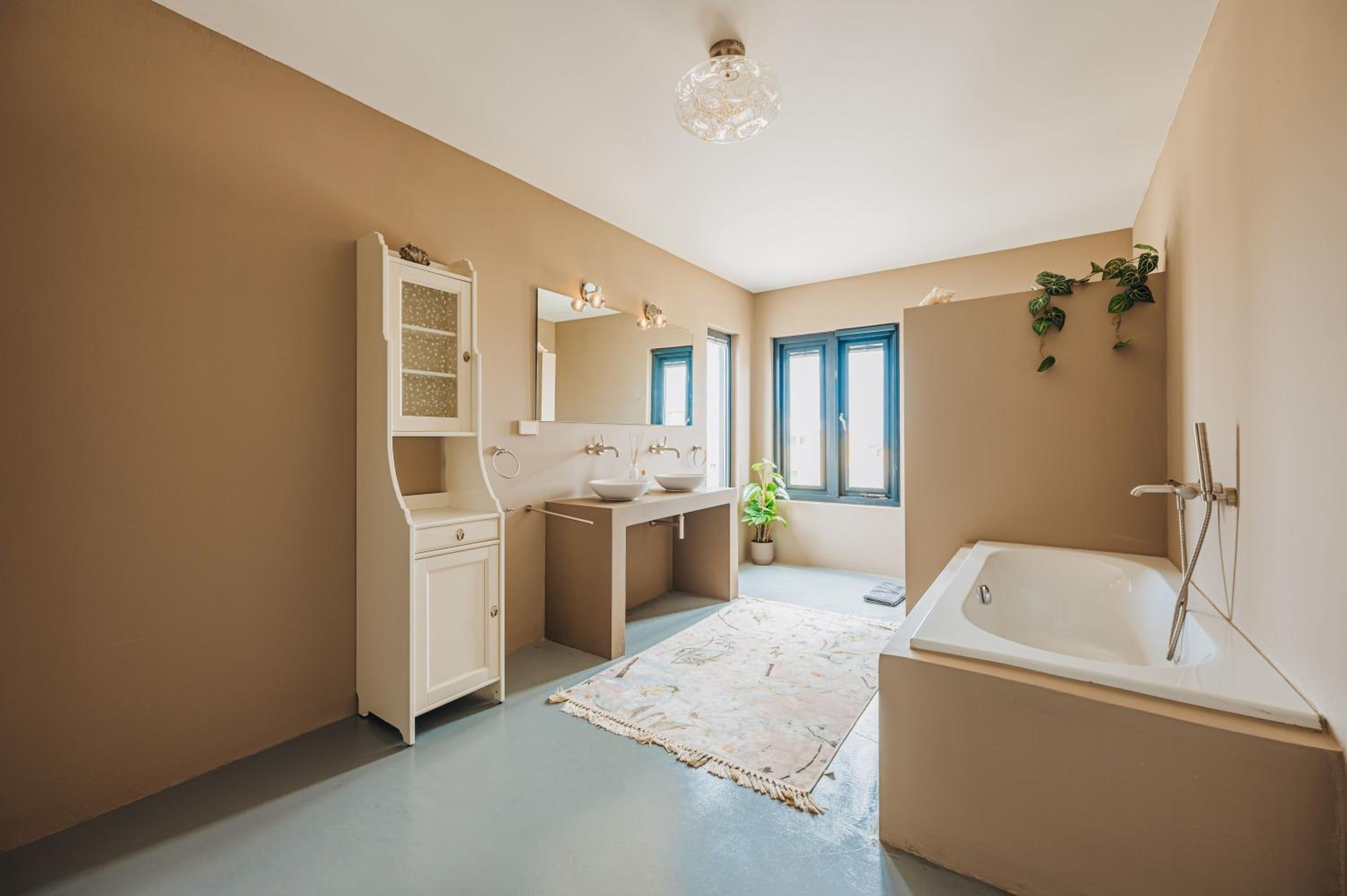 Sea Breeze Villa - Located within Tierra del Sol