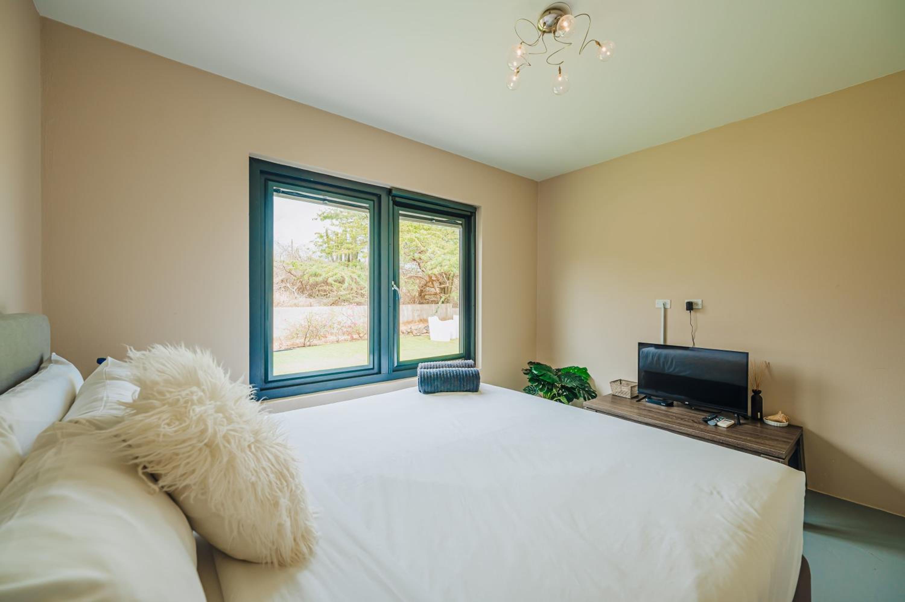 Sea Breeze Villa - Located within Tierra del Sol