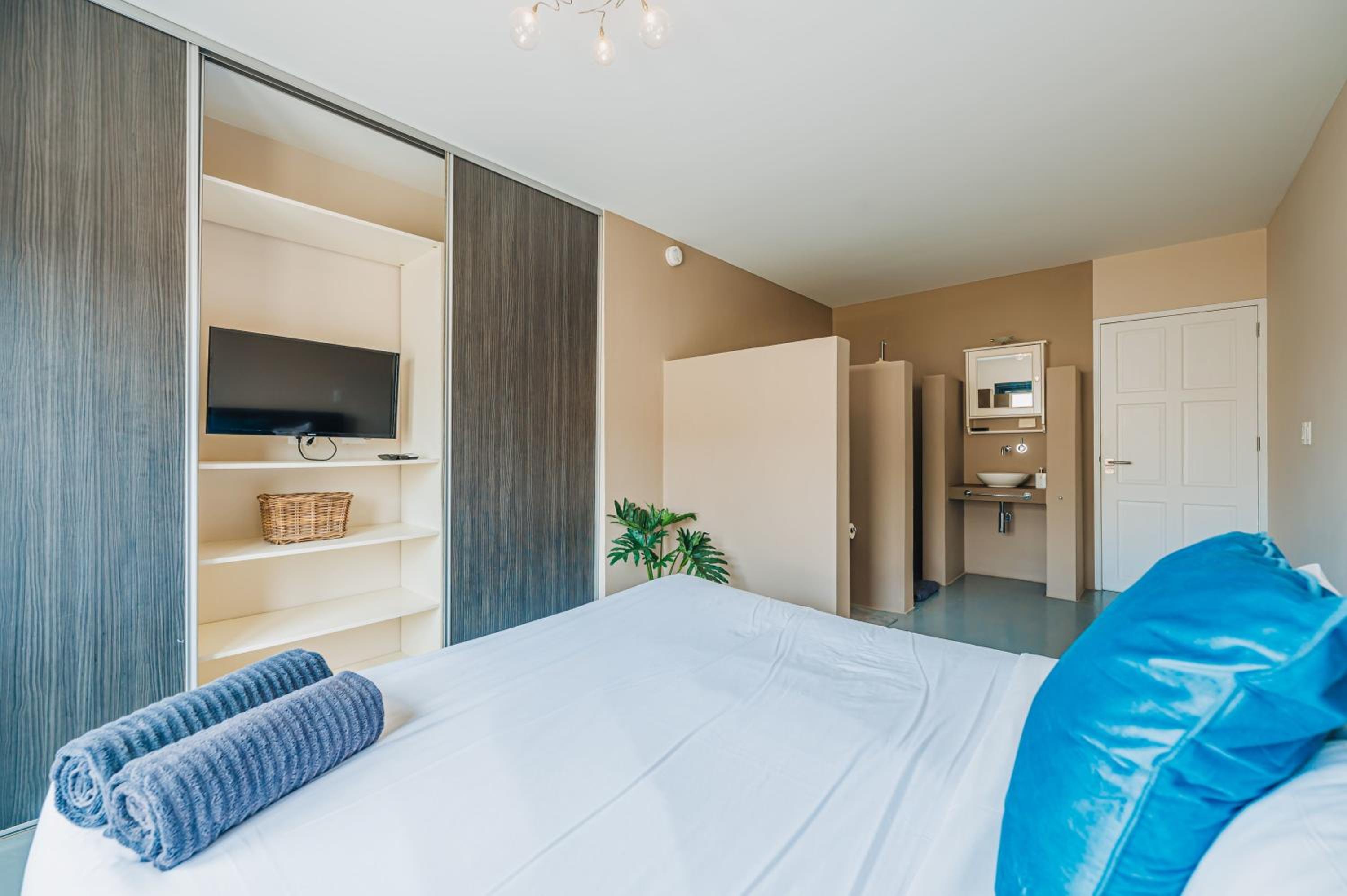 Sea Breeze Villa - Located within Tierra del Sol