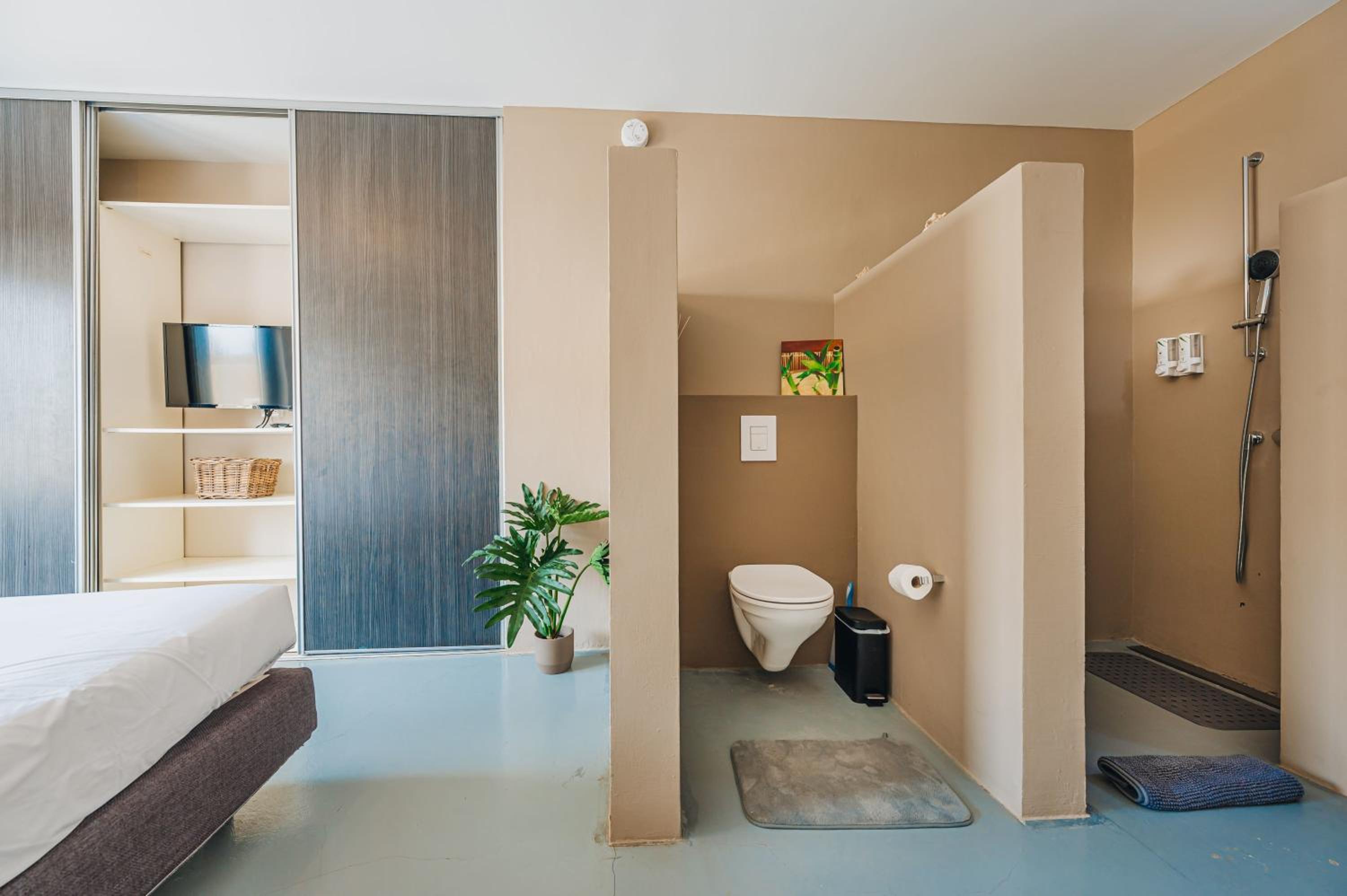 Sea Breeze Villa - Located within Tierra del Sol