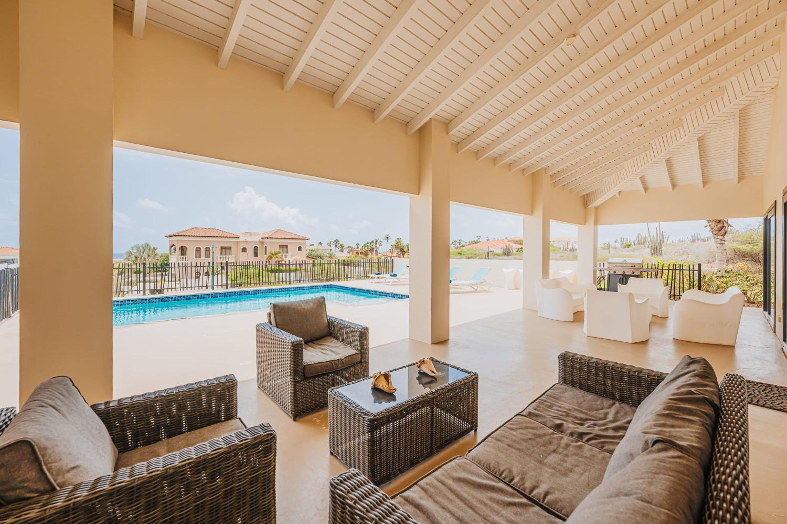 Sea Breeze Villa - Located within Tierra del Sol