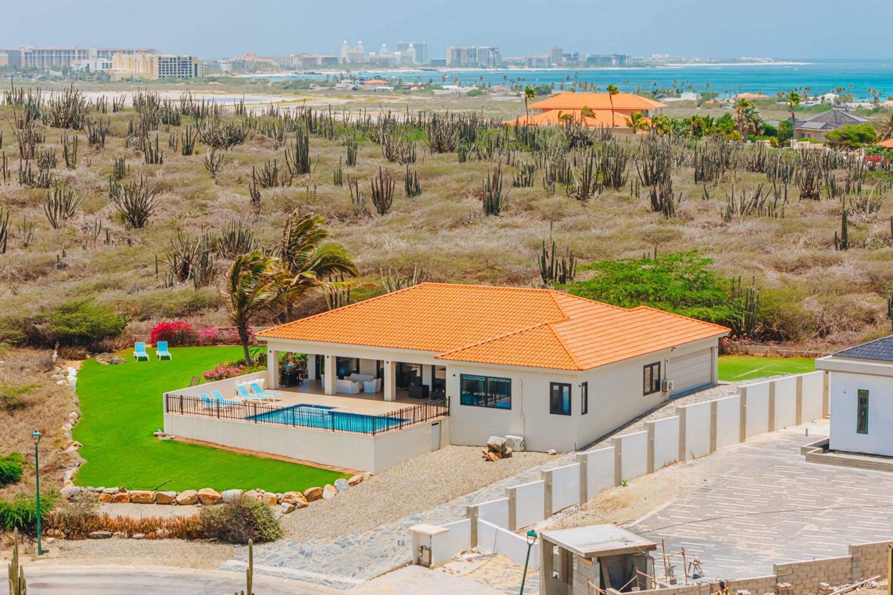 Sea Breeze Villa - Located within Tierra del Sol