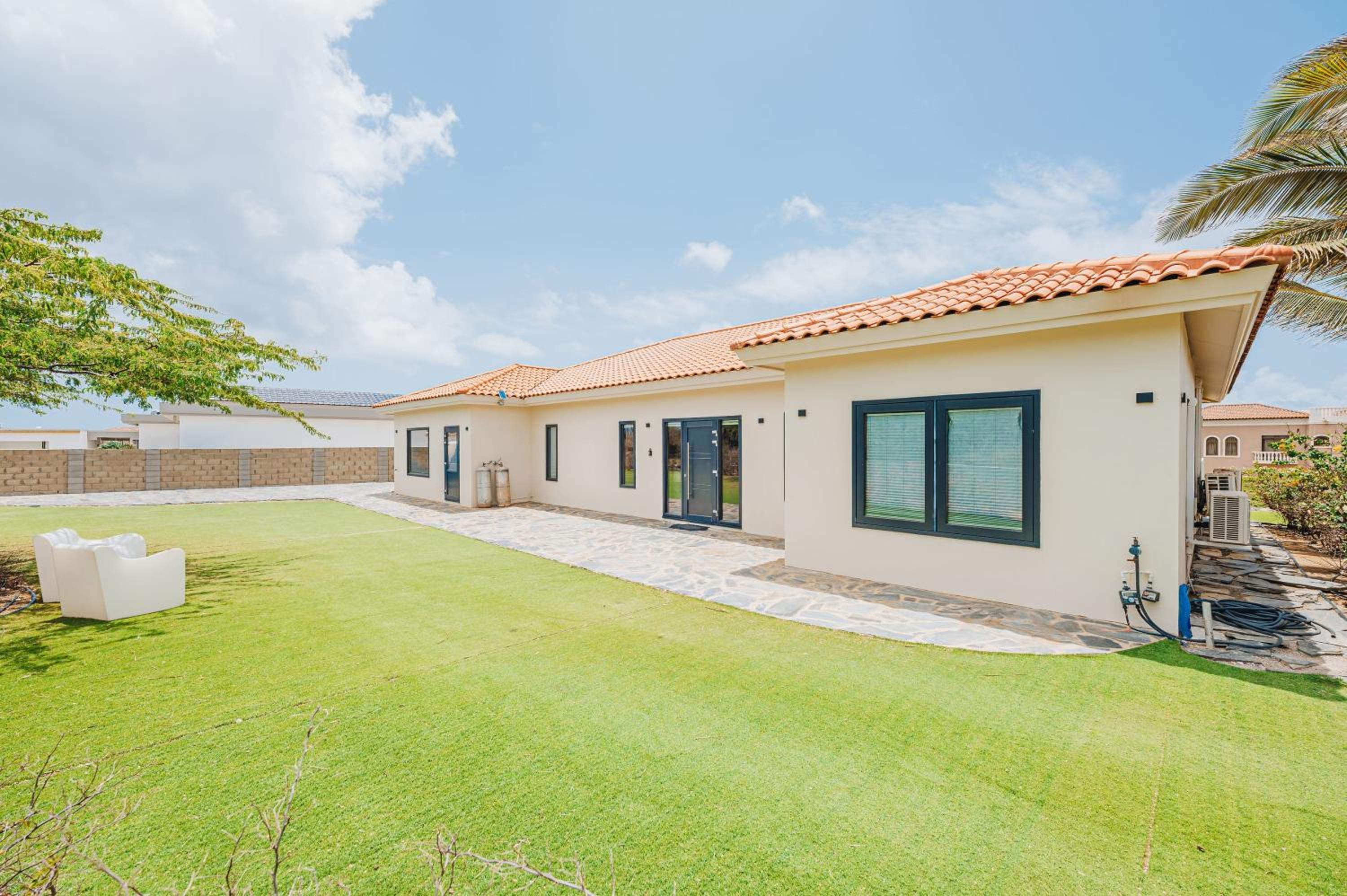 Sea Breeze Villa - Located within Tierra del Sol