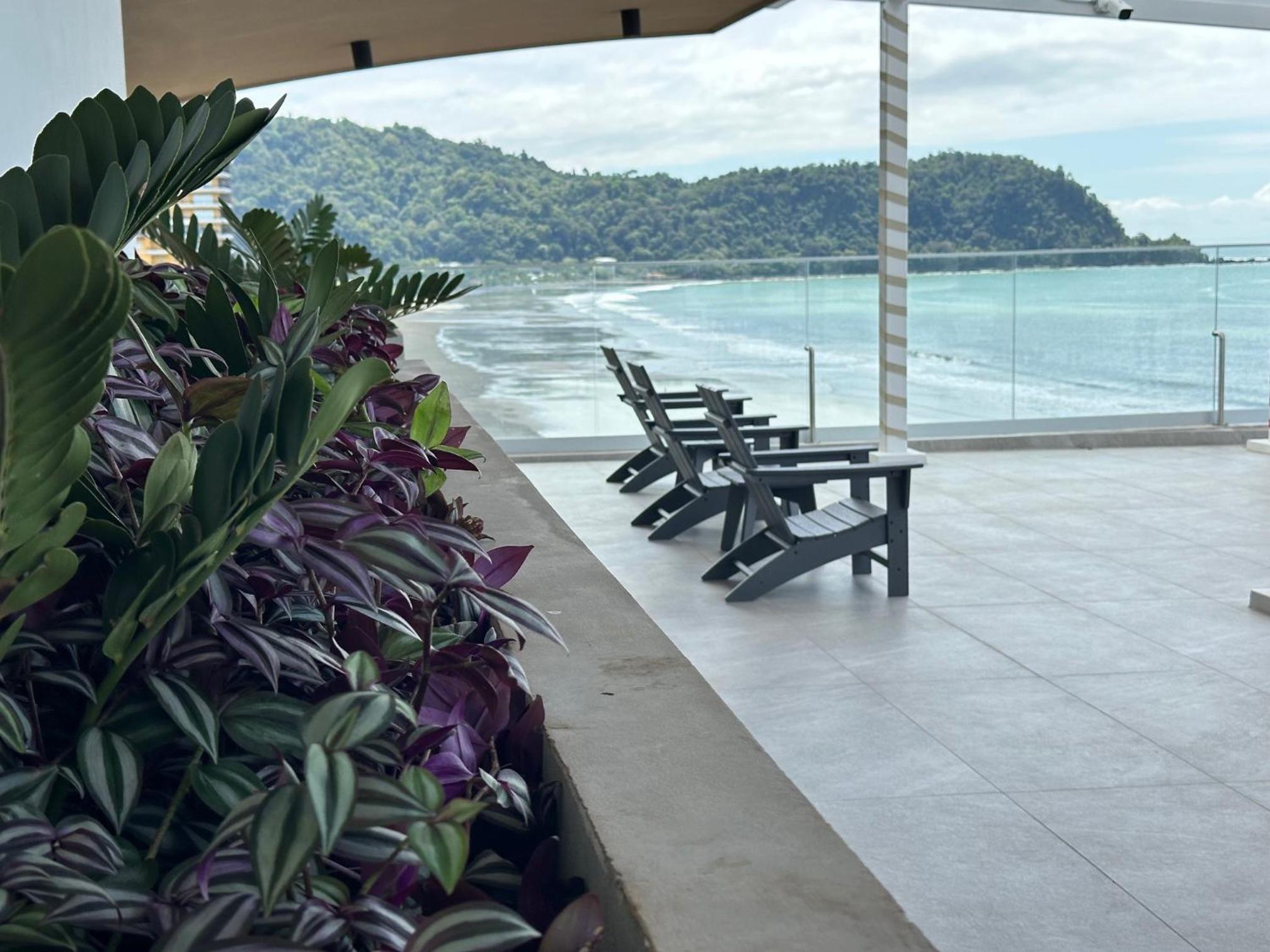 OCEAN FRONT 1 bed 
