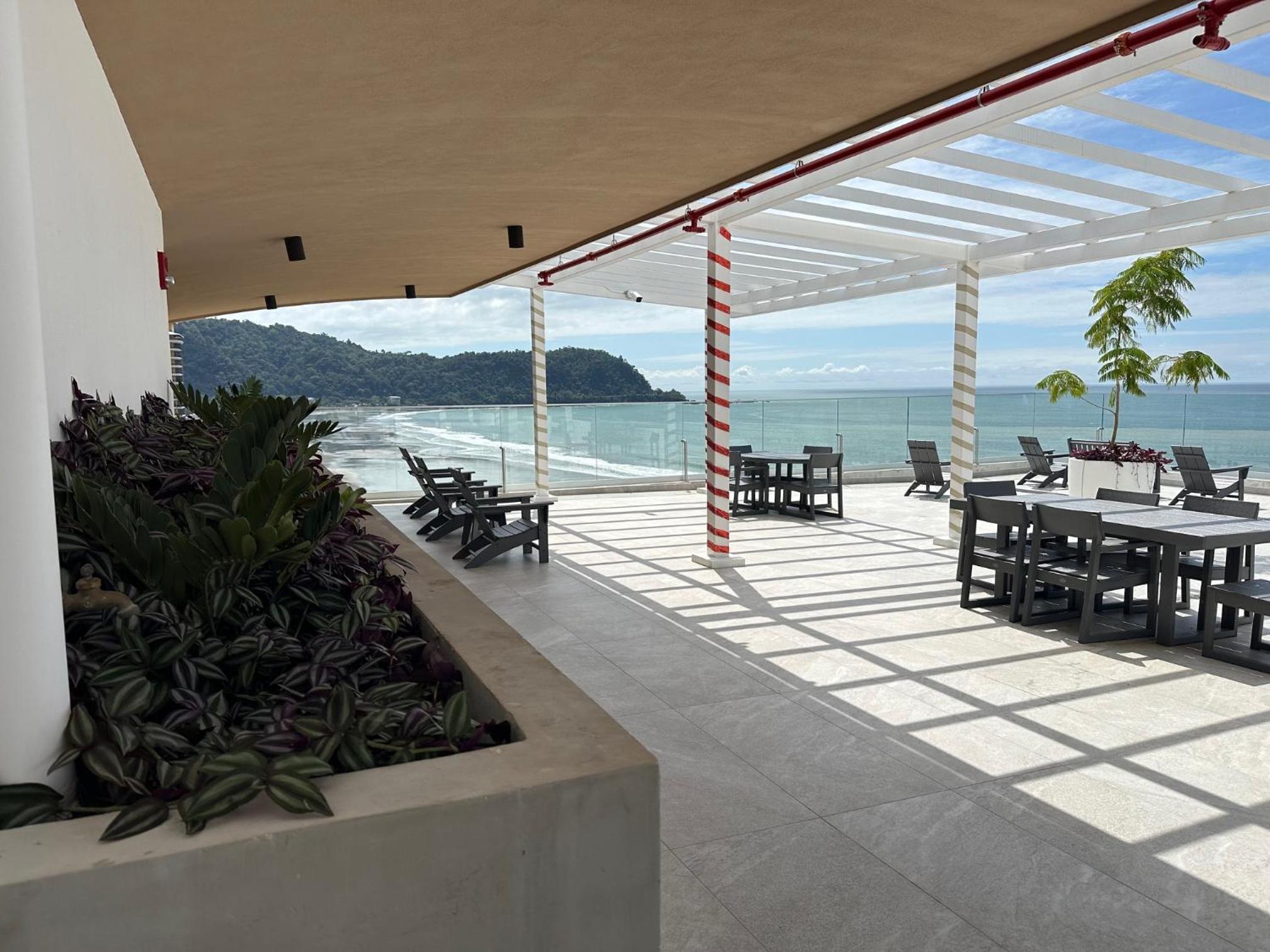 OCEAN FRONT 1 bed 