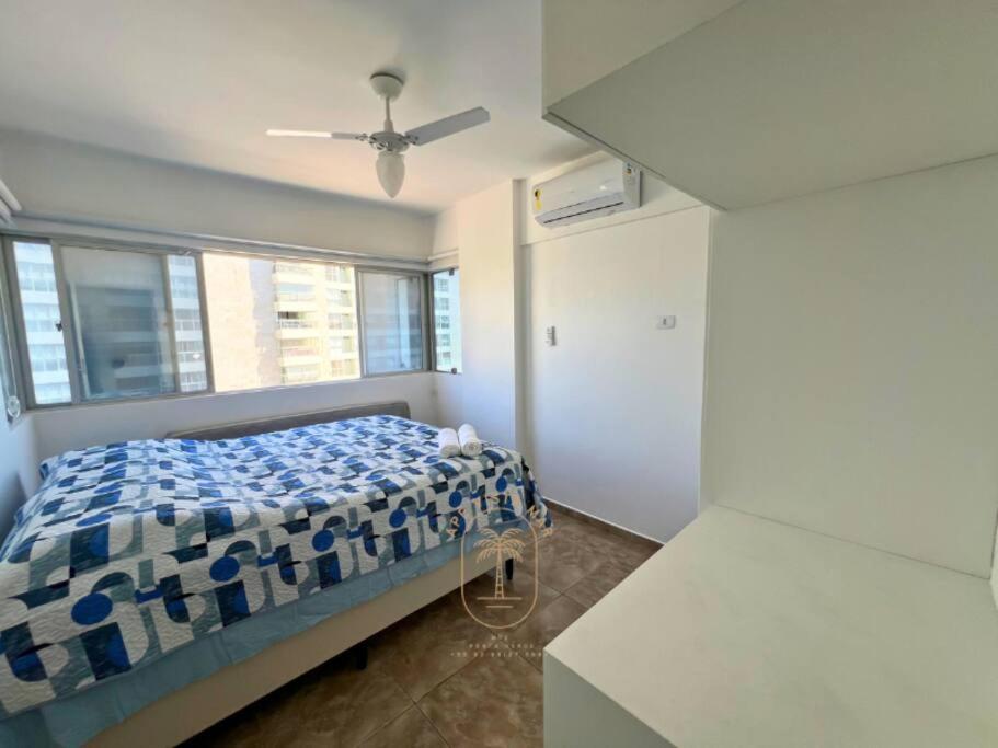 APE VISTA MAR MACEIO 1ª quadra da praia Ponta Verde, Varanda, Cama Queen, Sofá-Cama, Quarto e Sala com 60m2
