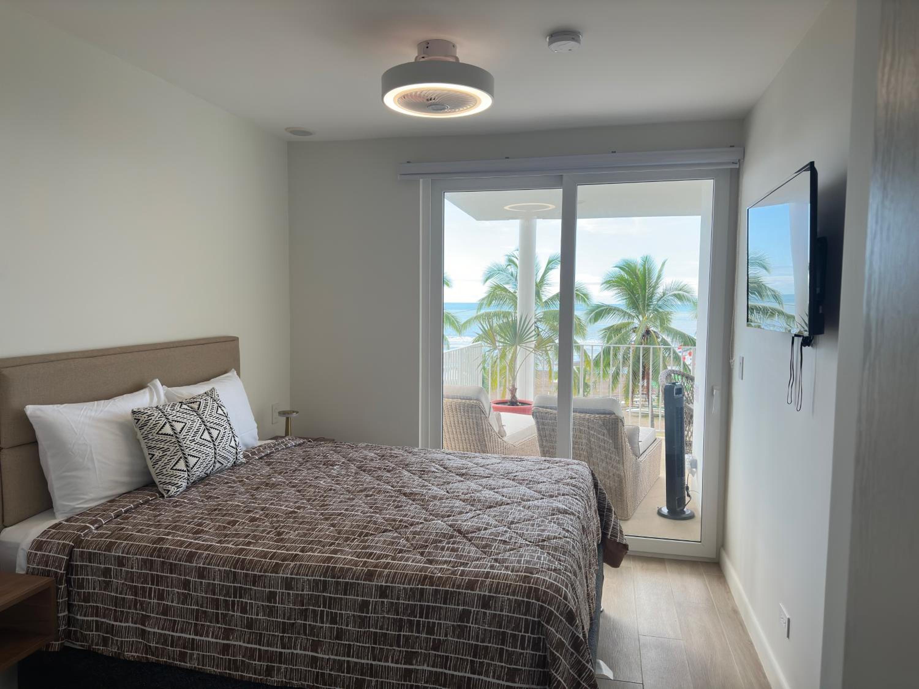 OCEAN FRONT 1 bed 