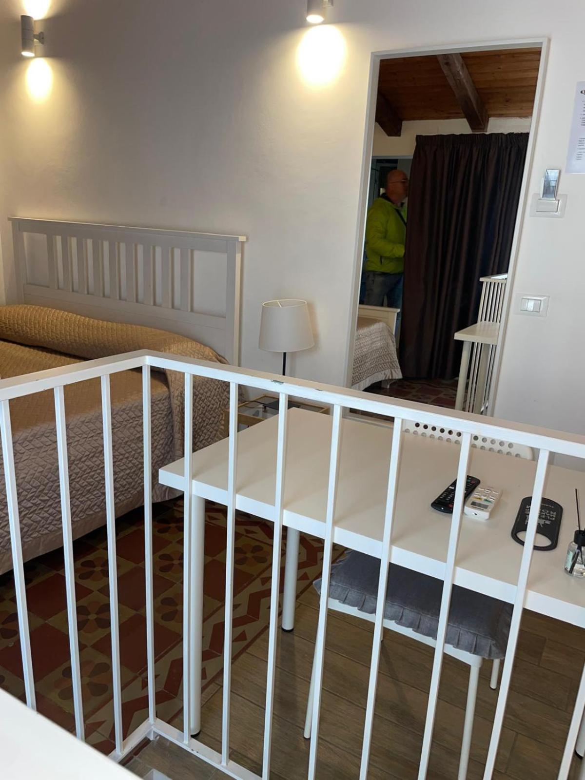 Katanè Room's