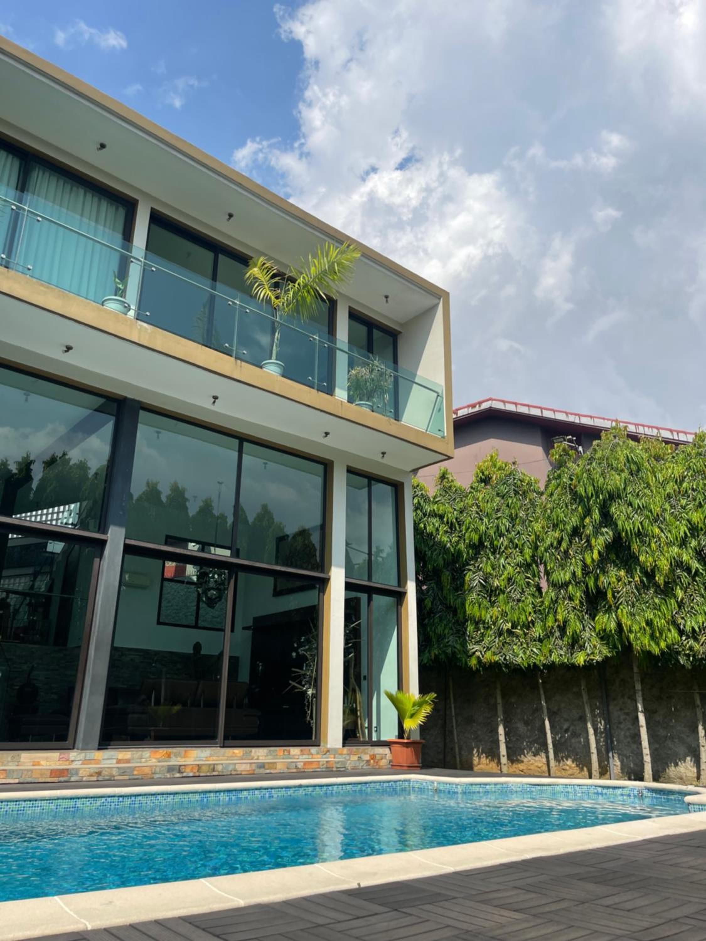 La Villa Tahiba - un écrin de verdure à Cocody