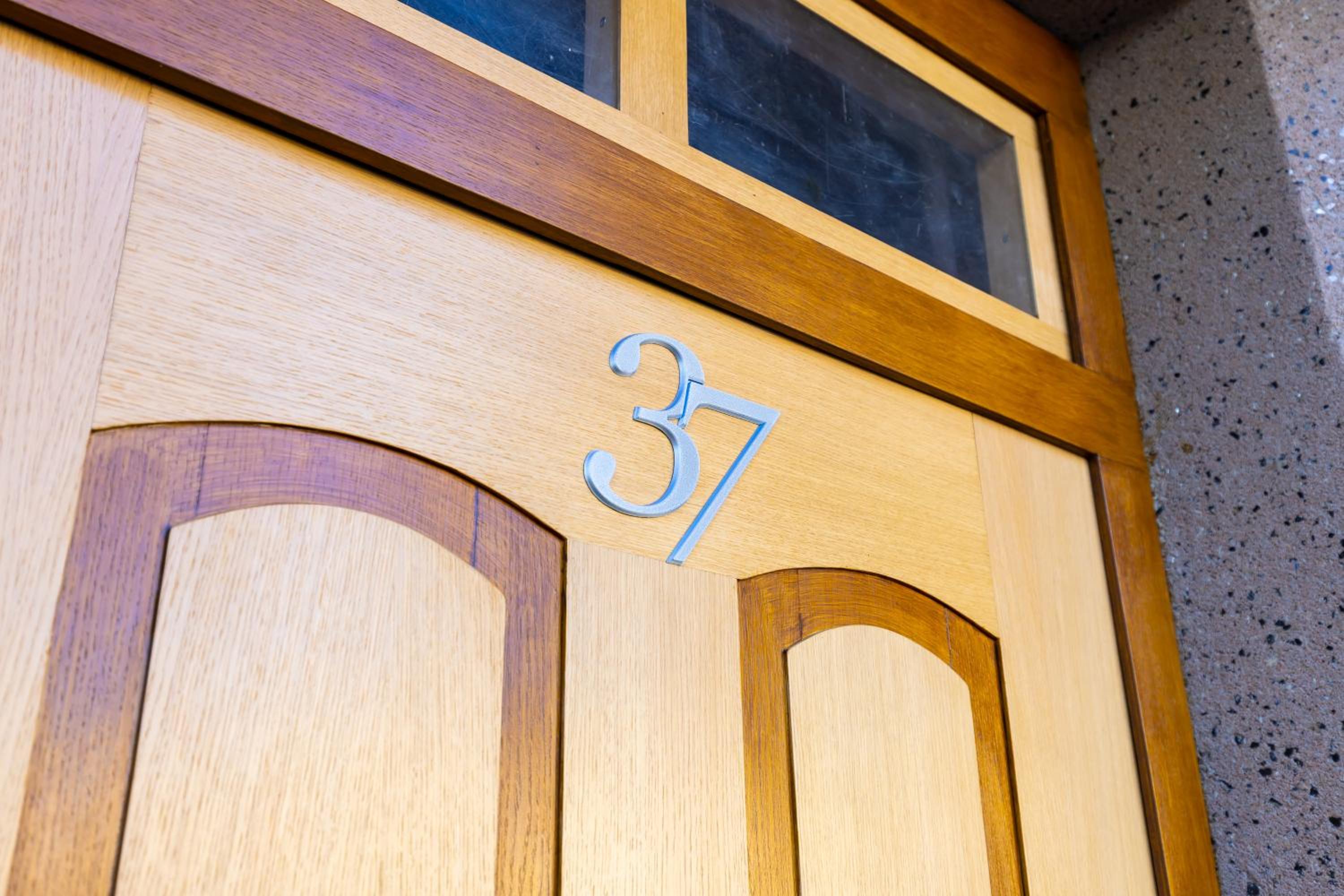 Two bedroom apt Karavelov with Private Parking Medical University