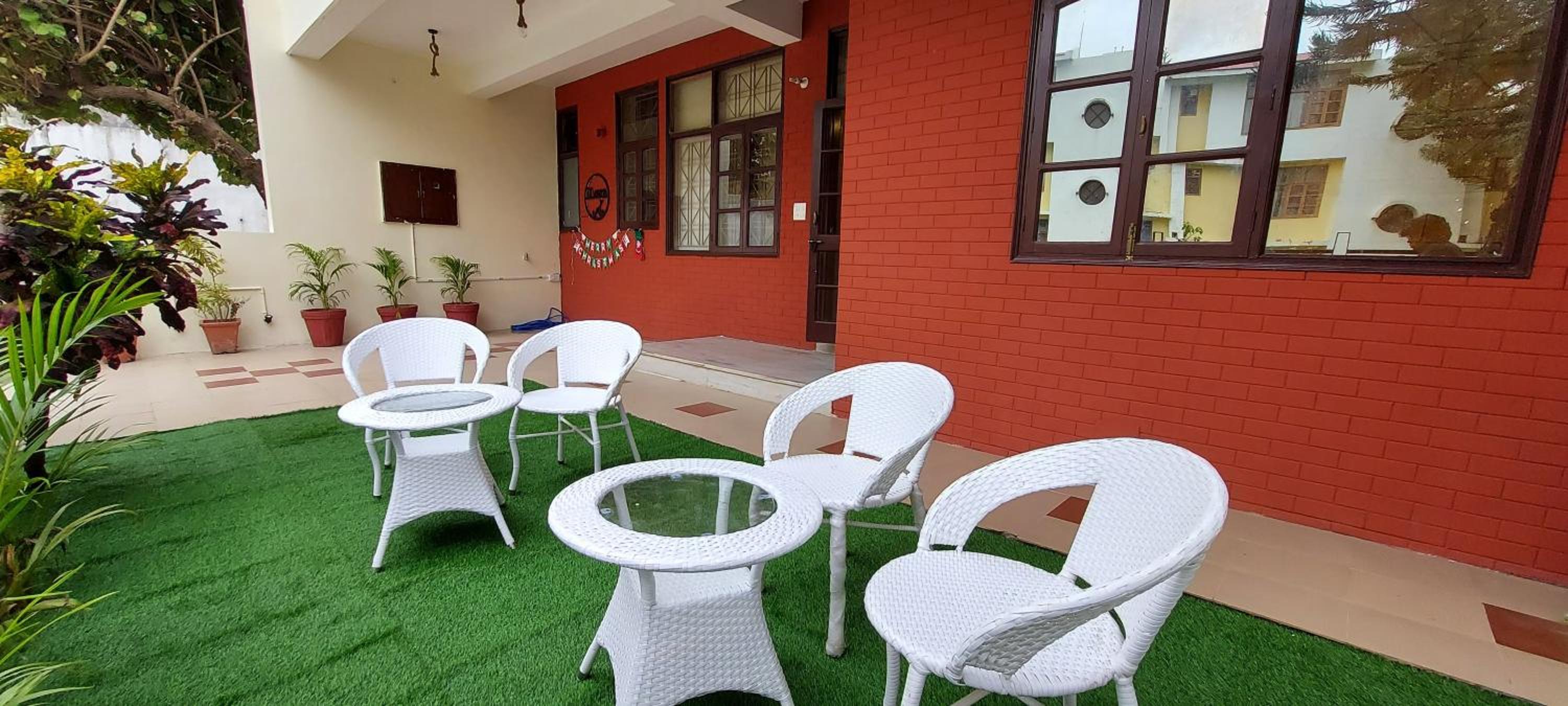 Elite Riverside Villa Near Ganges