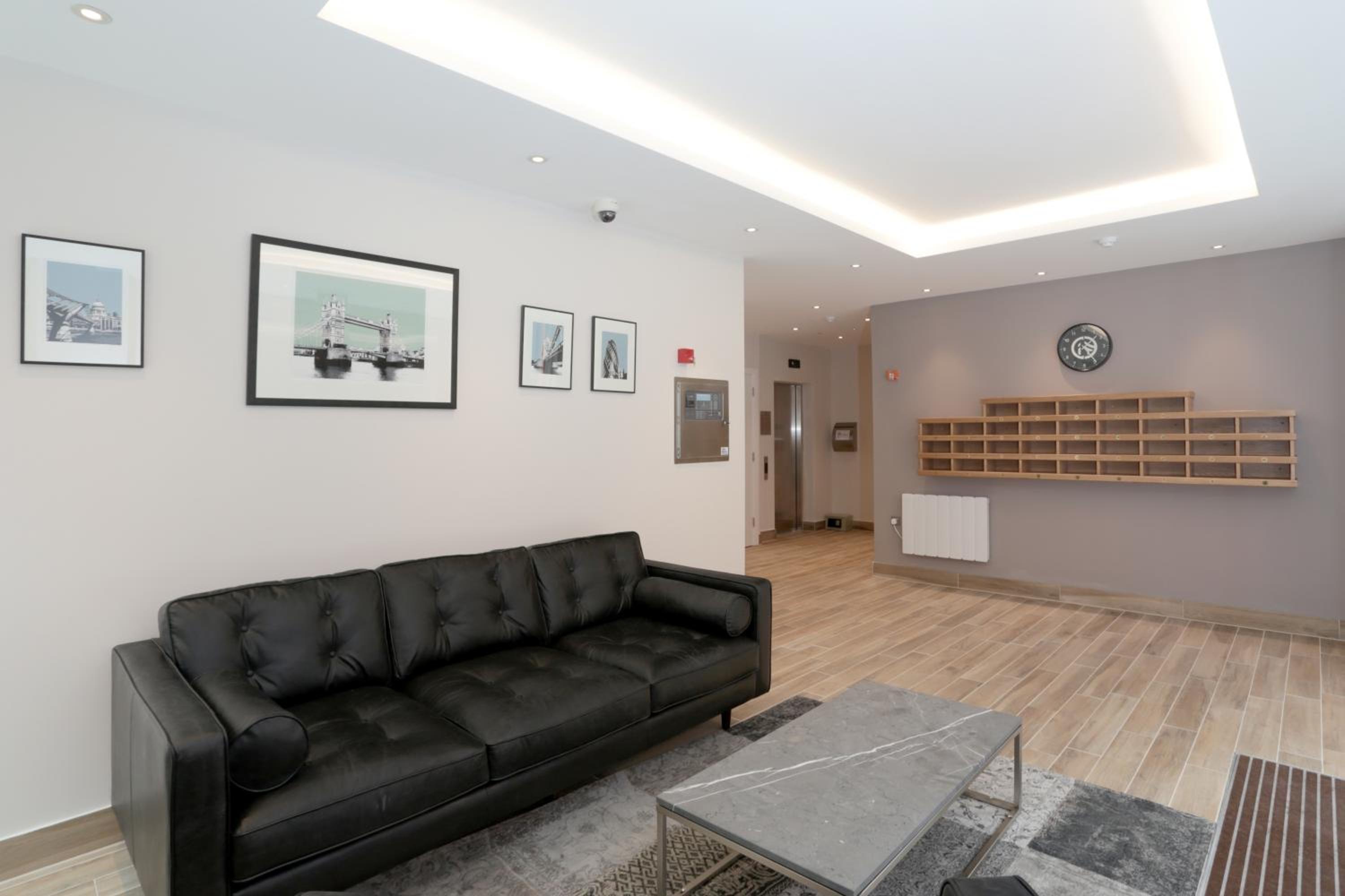 Barbican Serviced Apartments by LovelyStay
