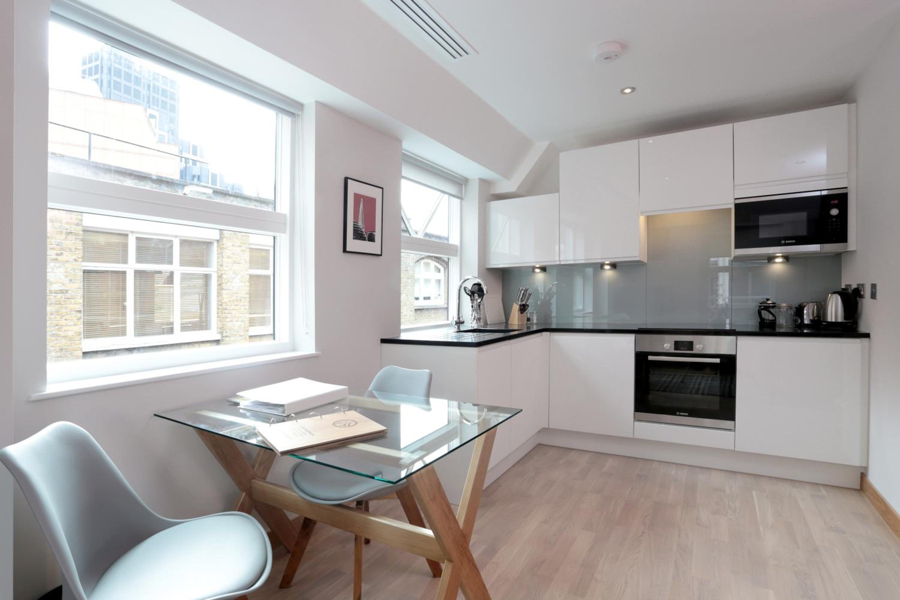 Barbican Serviced Apartments by LovelyStay
