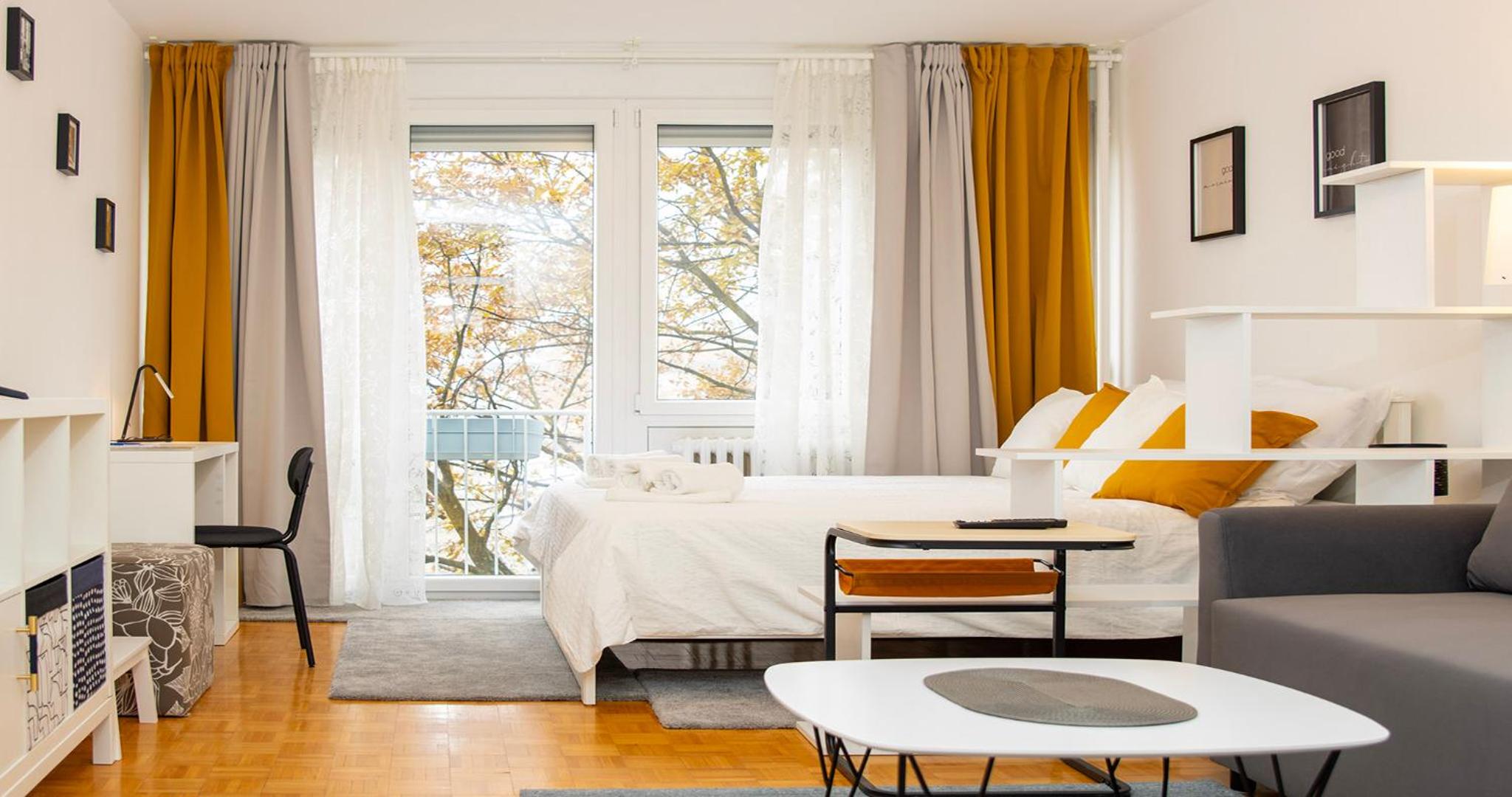White Door Zagreb self check-in apartment with free public parking