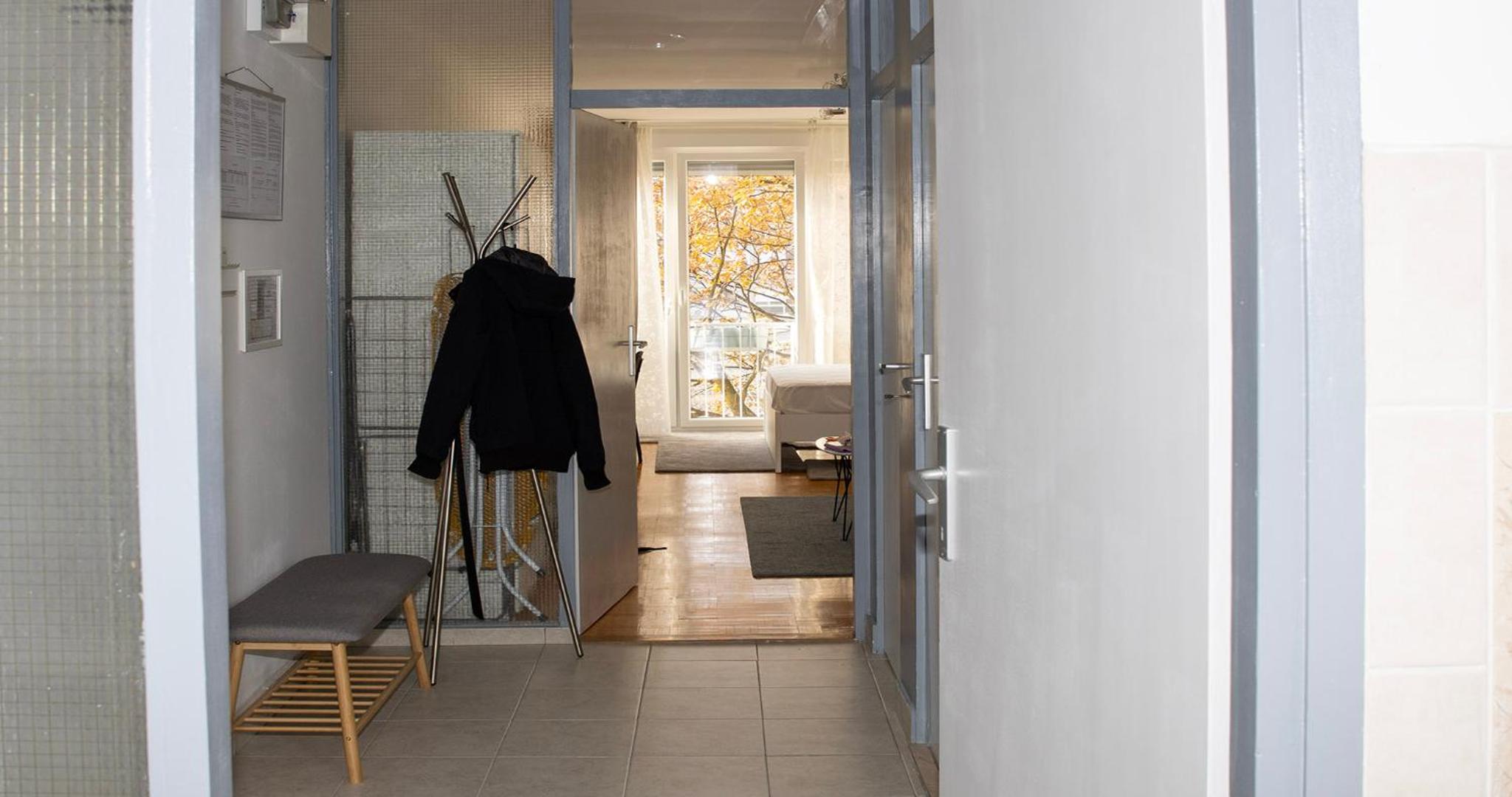 White Door Zagreb self check-in apartment with free public parking