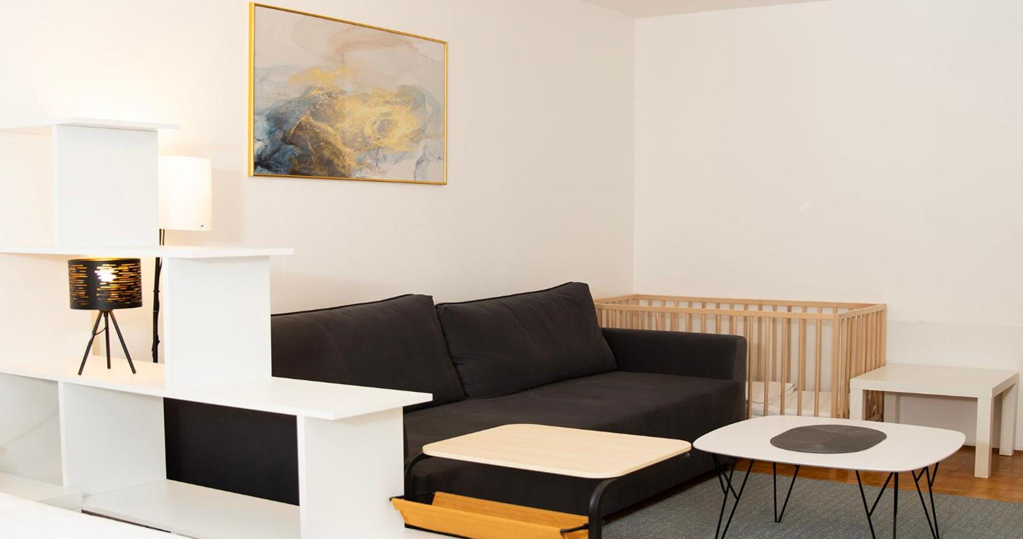 White Door Zagreb self check-in apartment with free public parking