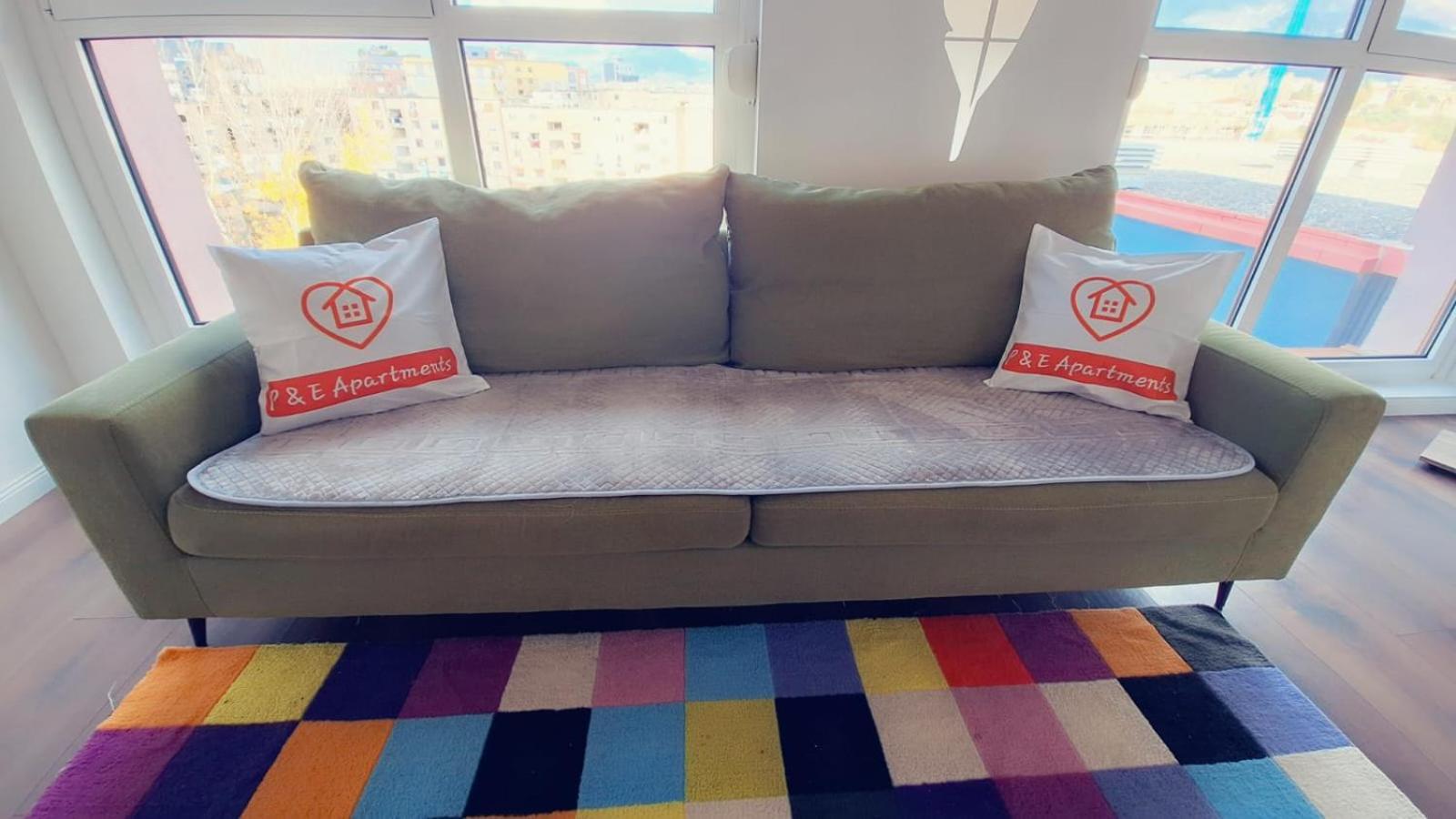 Modern Mountain View P&E Tirana Apartment Netflix included