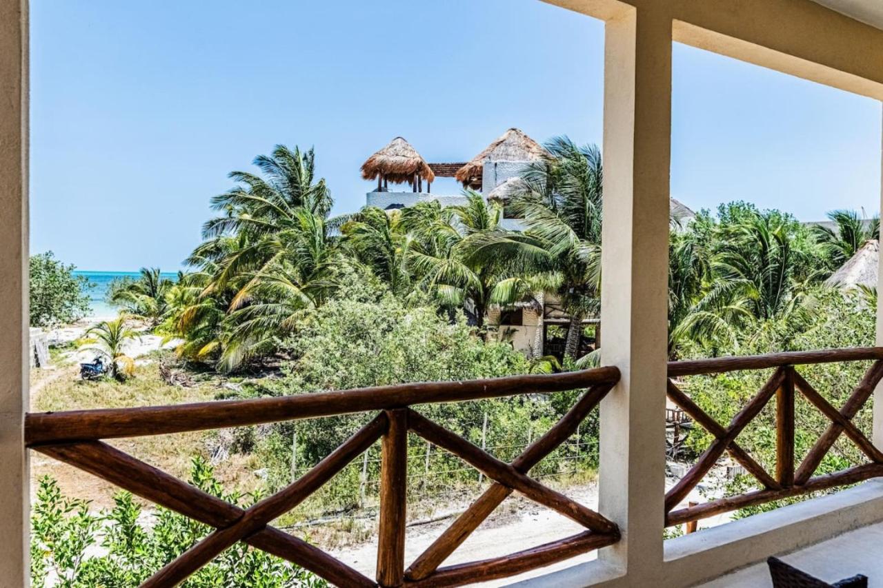 3 Bedrooms house shared pool view 5