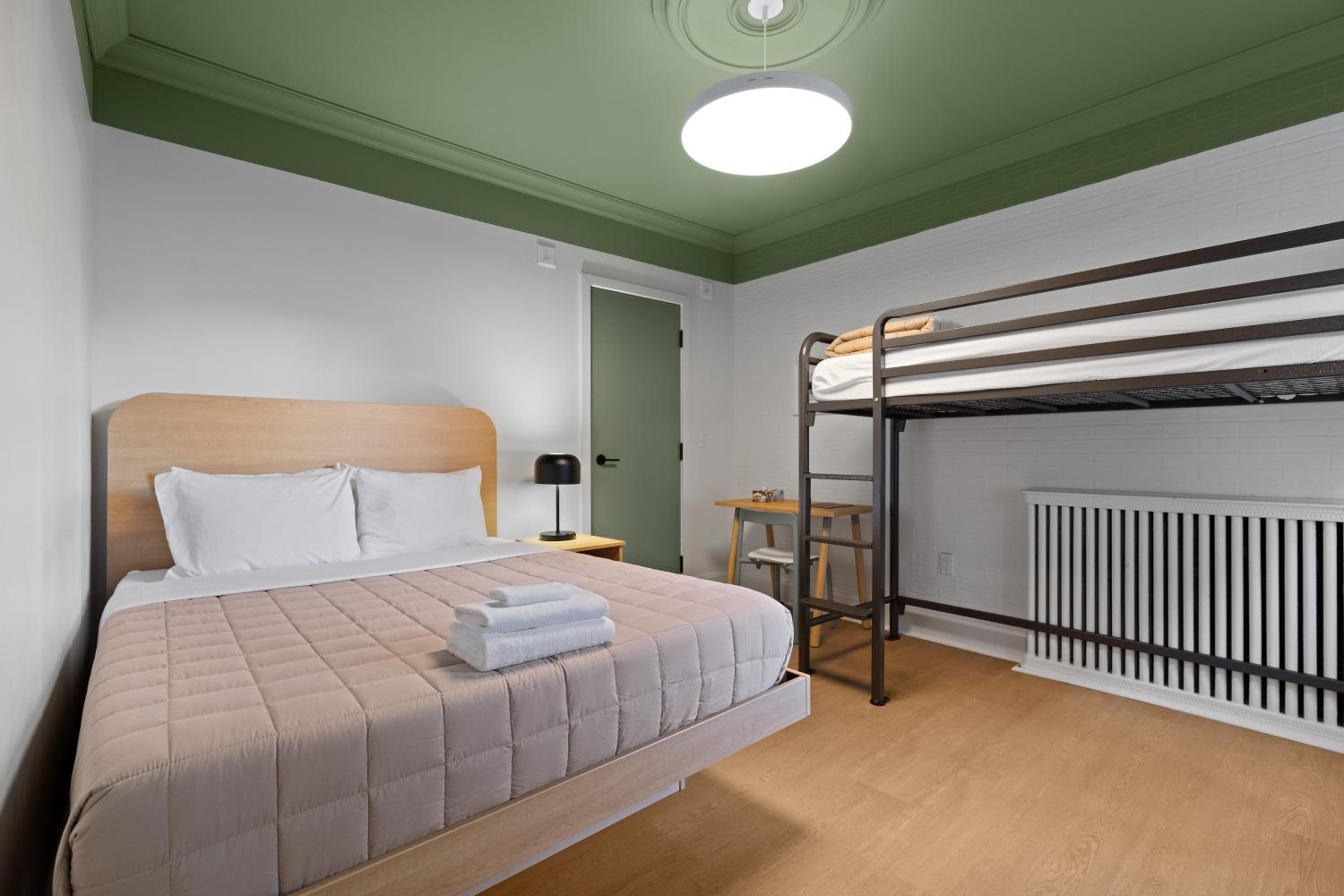 HI Halifax Heritage House Hostel