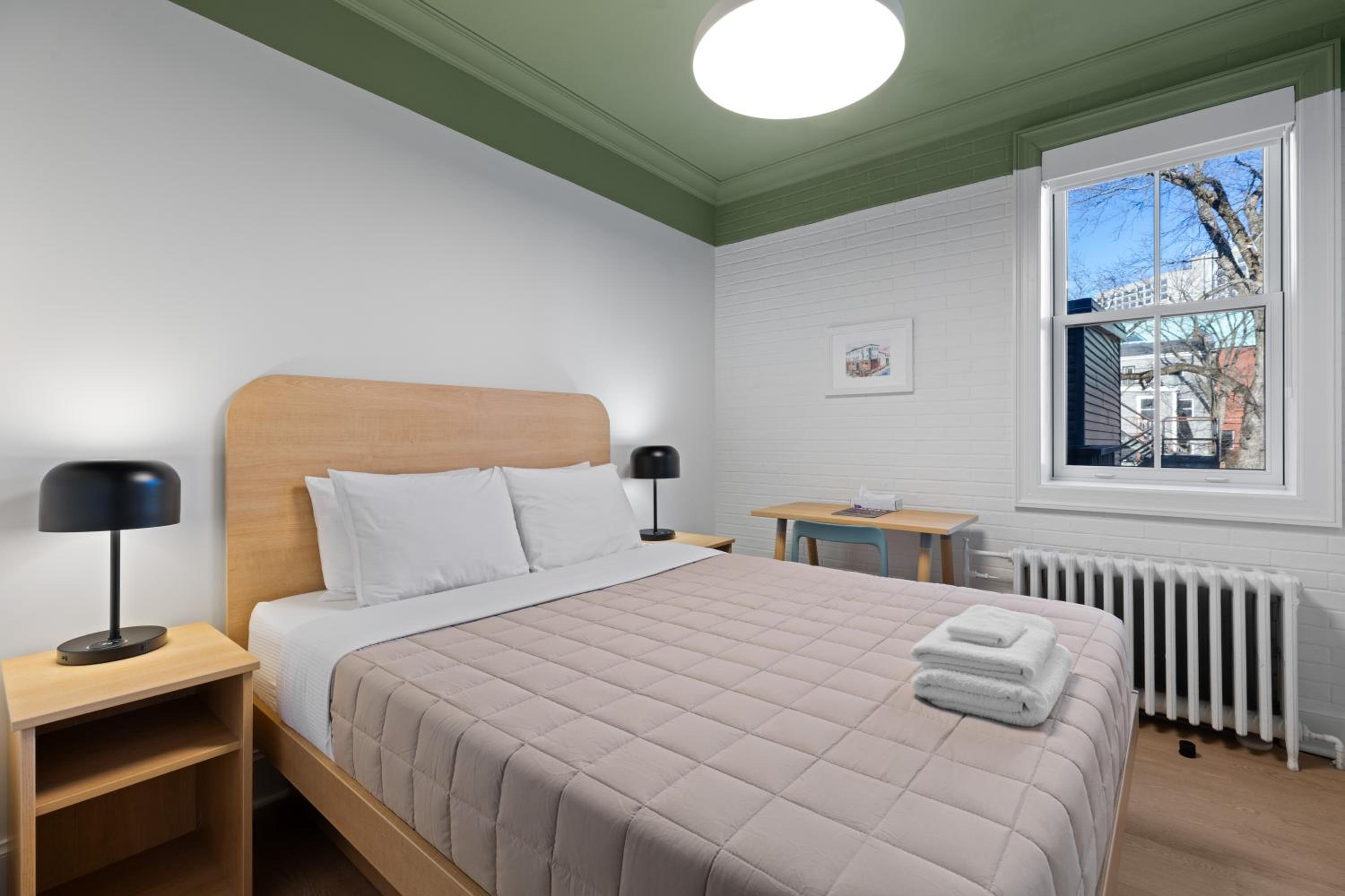 HI Halifax Heritage House Hostel