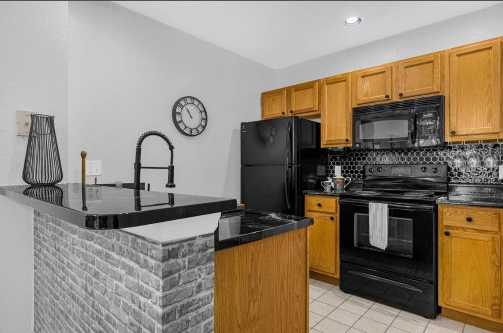 Disney-Area 3BR Townhome | Sleeps 9 | Pool + Gym view 5
