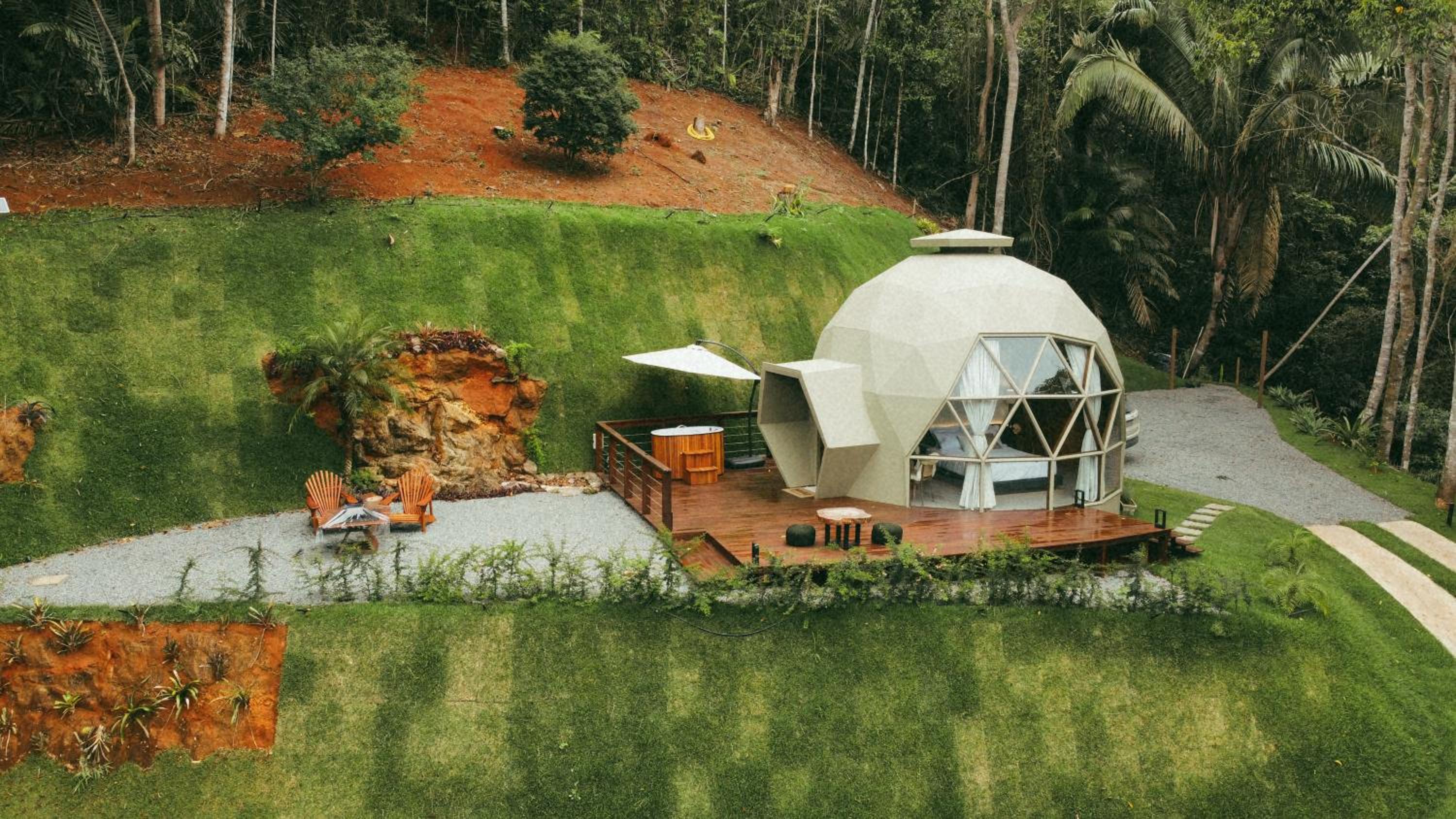 Mauka Cabanas