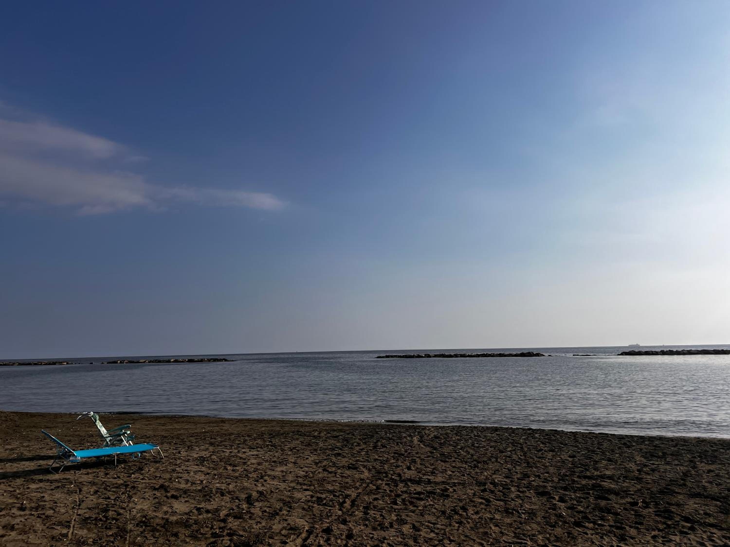 Walk to the beach Amathus flat