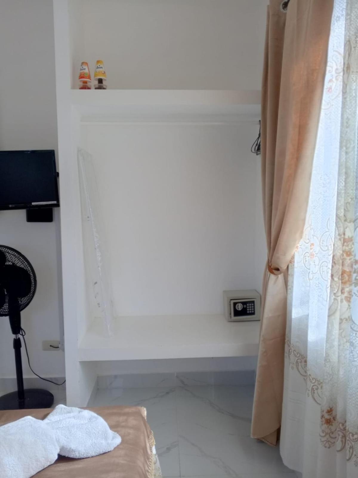 AVE FENIX Apartments