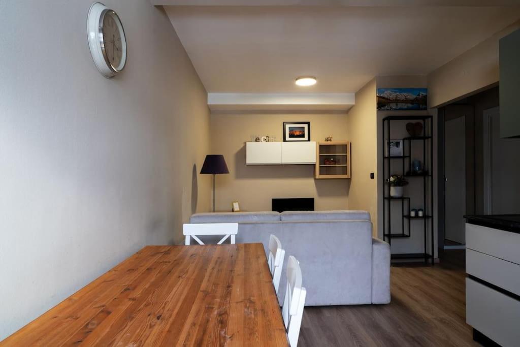 Maison Petite Arvine by Hili